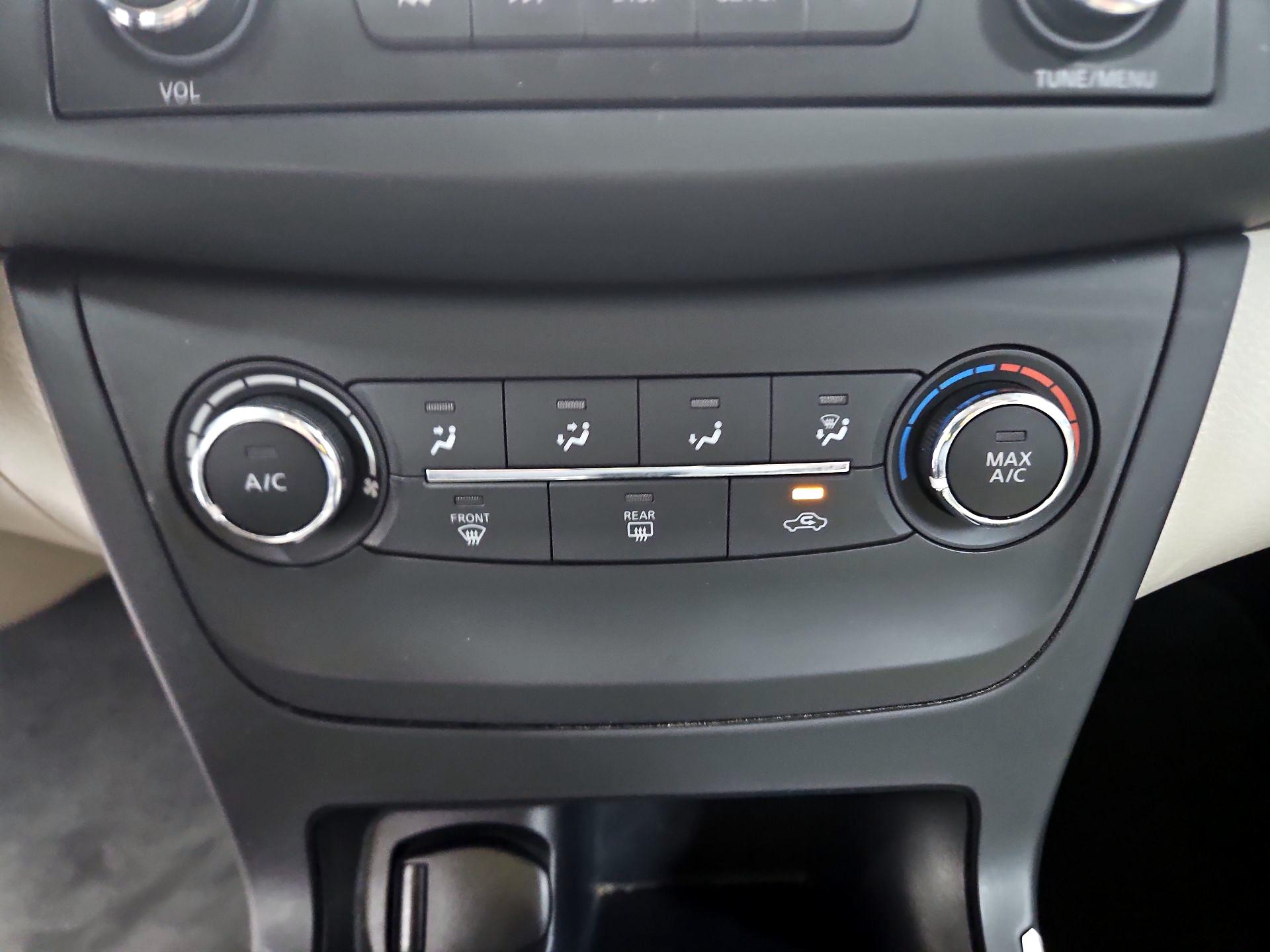 Thumbnail: 2017 Nissan Sentra - 15