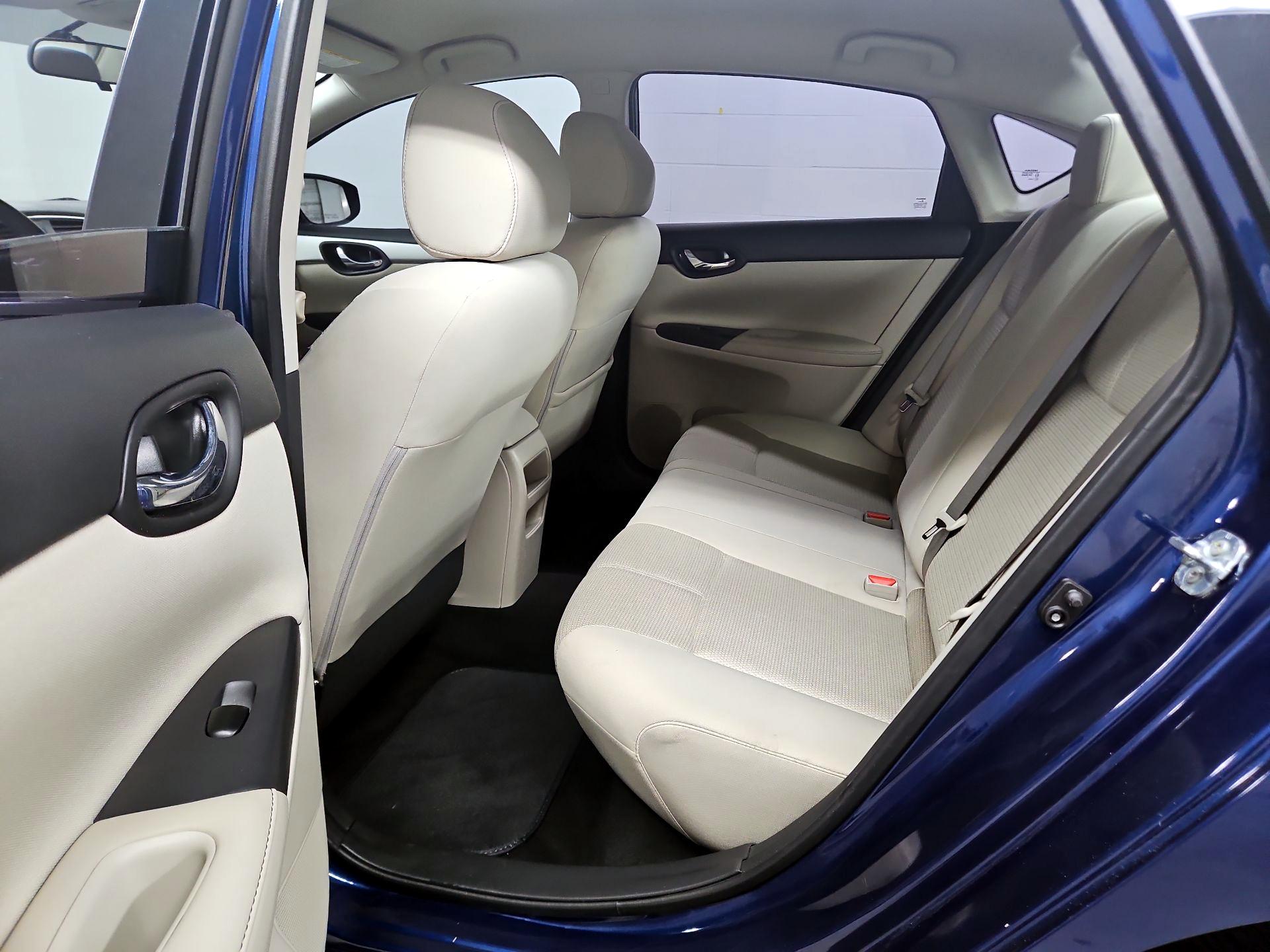 Thumbnail: 2017 Nissan Sentra - 18