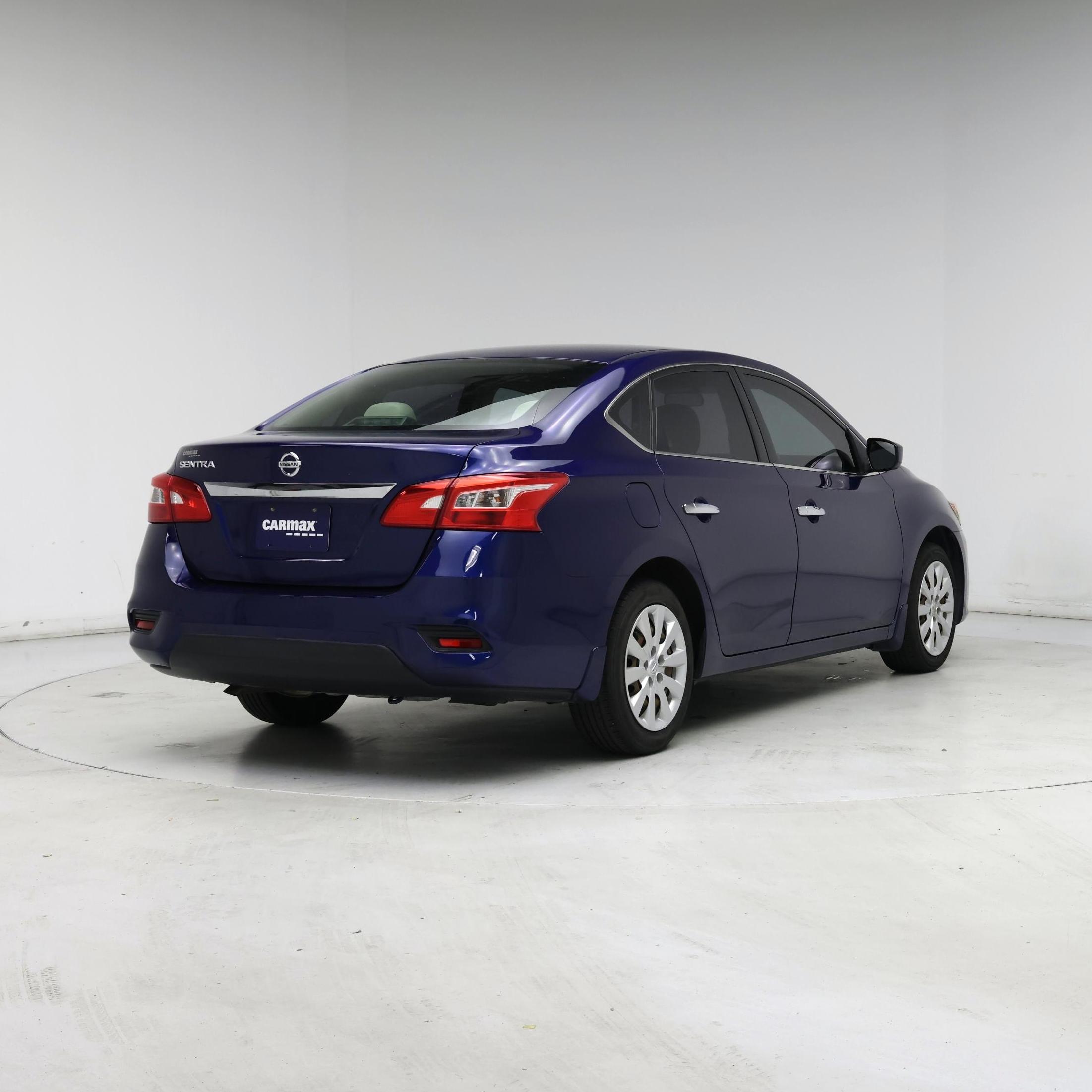 Thumbnail: 2017 Nissan Sentra - 8