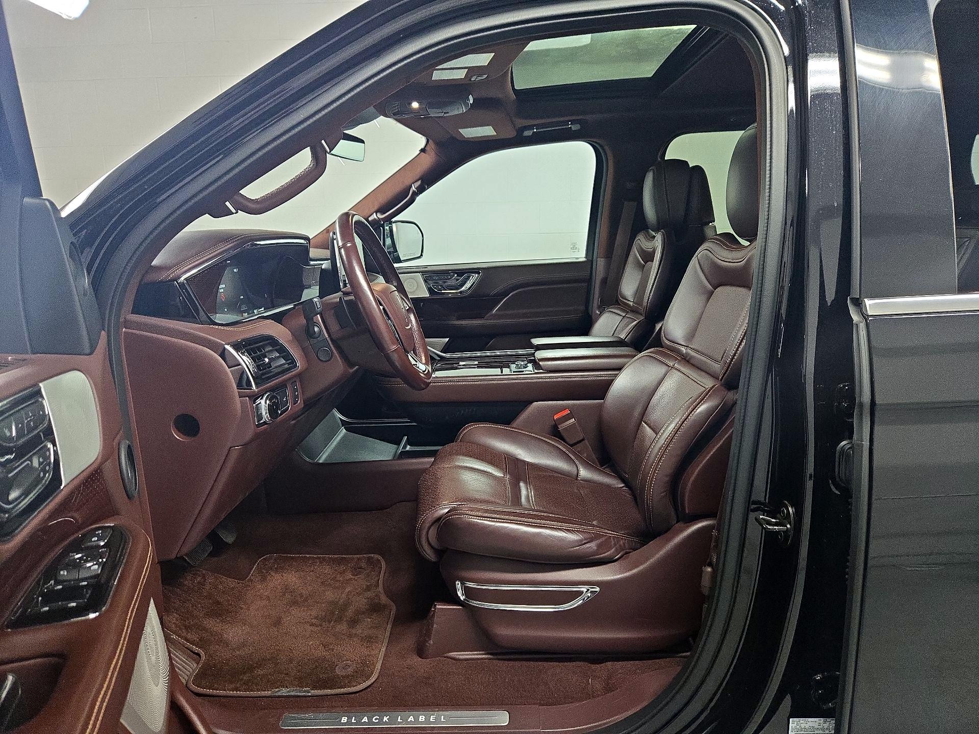 Thumbnail: 2019 Lincoln Navigator - 11