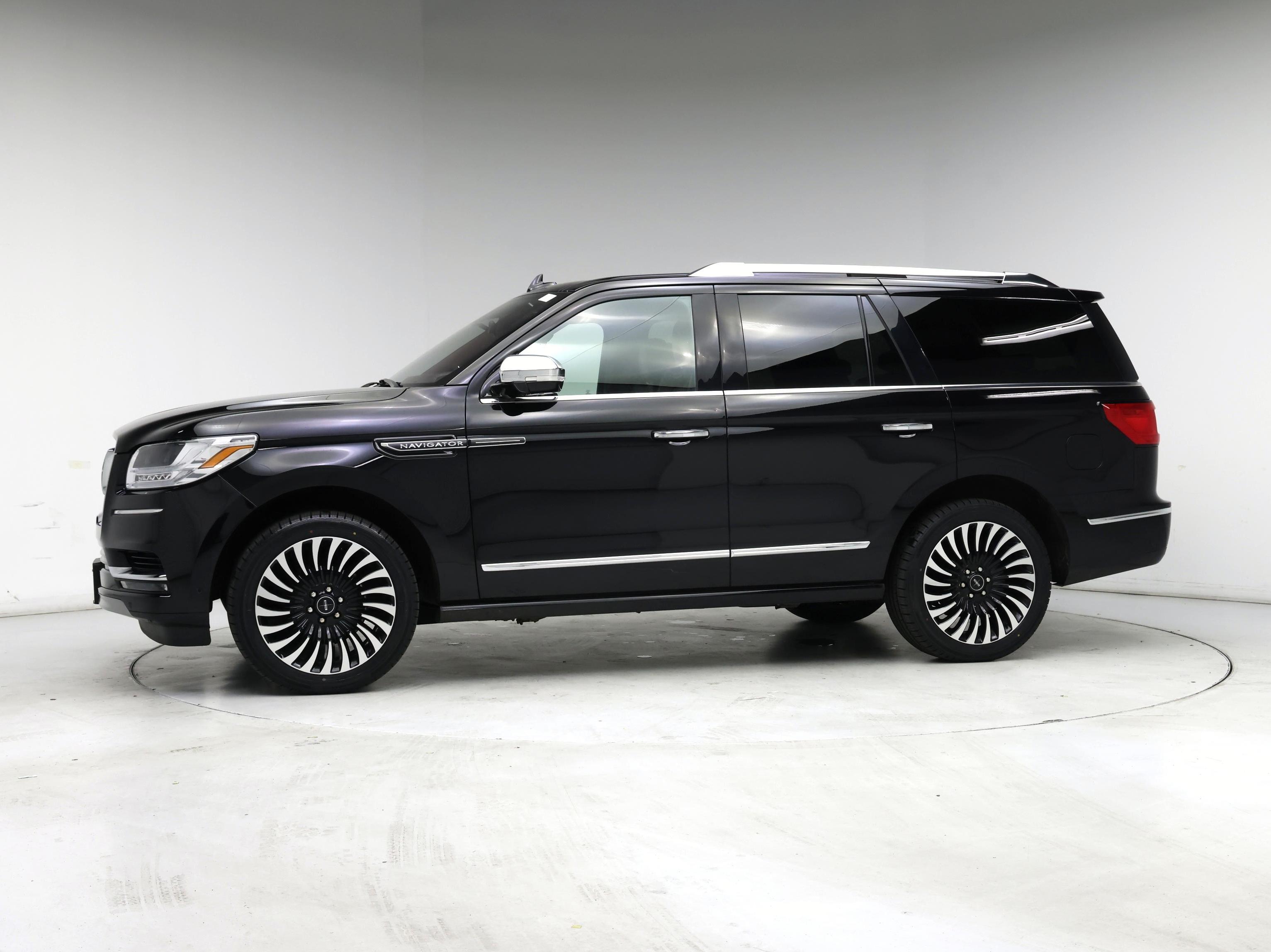 Thumbnail: 2019 Lincoln Navigator - 3