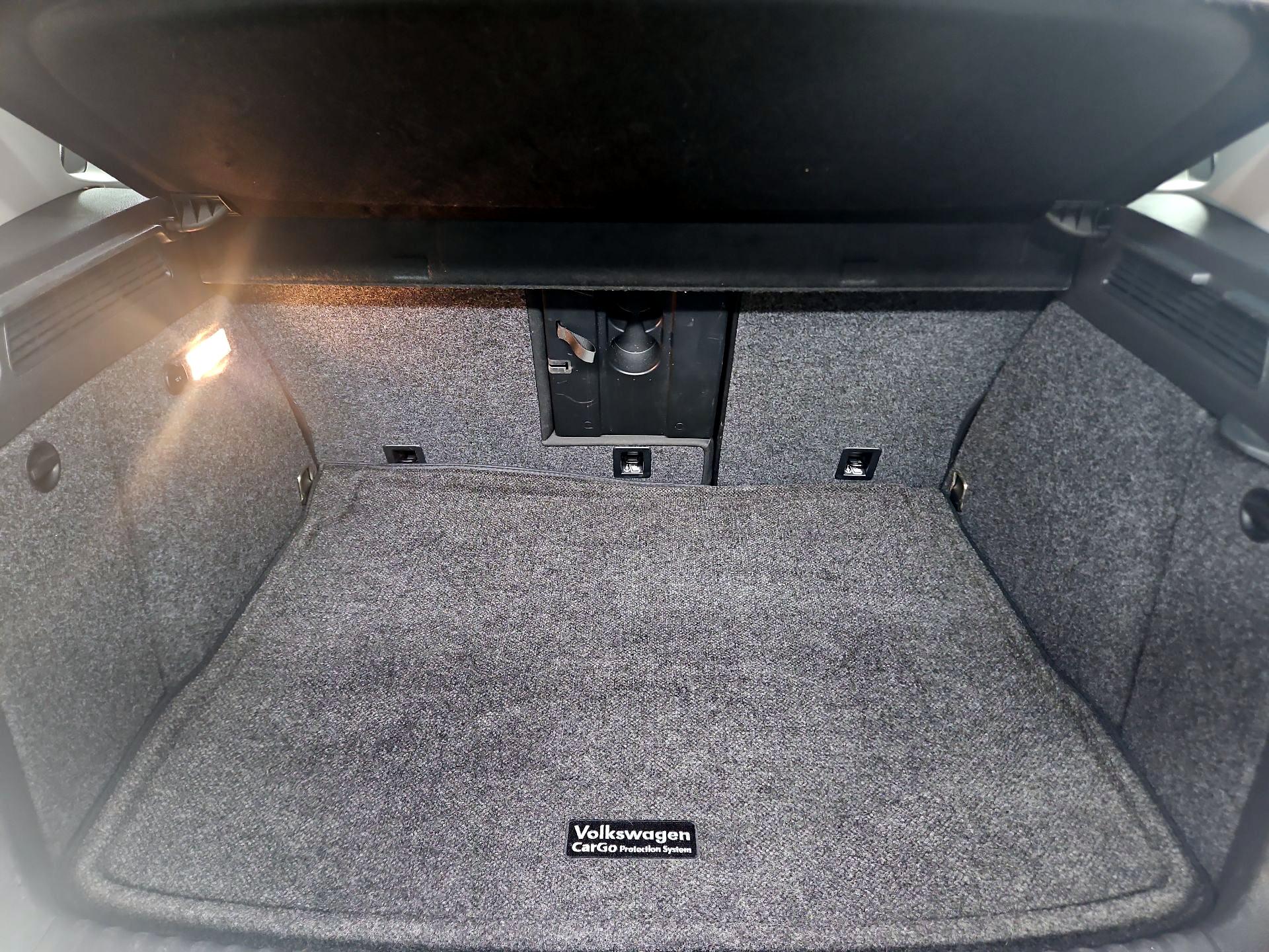Thumbnail: 2015 Volkswagen Tiguan - 20