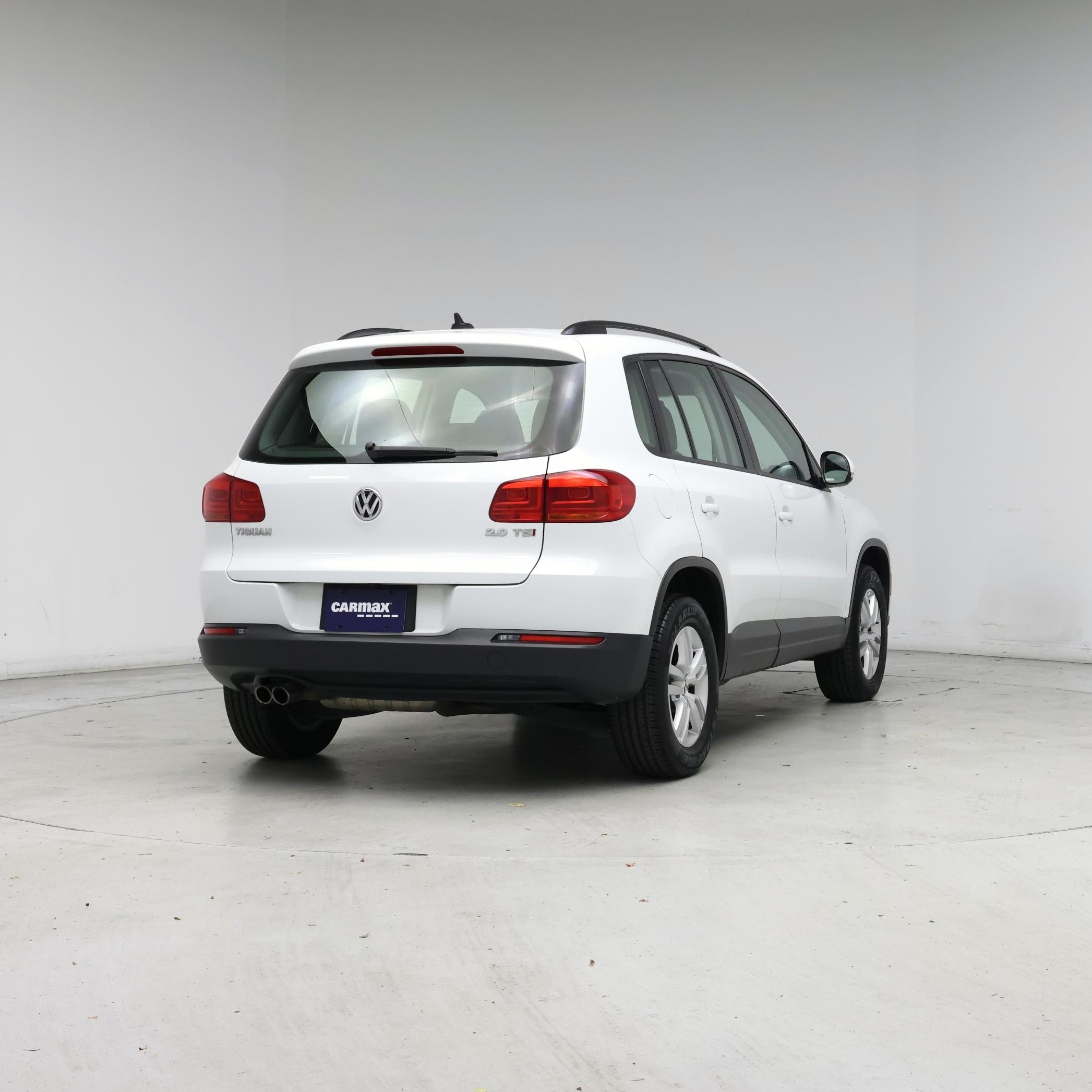 Thumbnail: 2015 Volkswagen Tiguan - 8