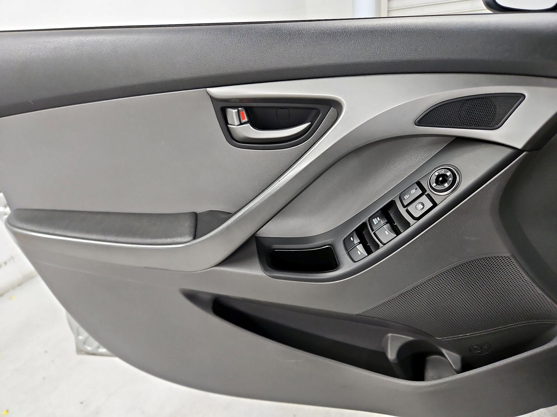 Thumbnail: 2016 Hyundai Elantra - 12