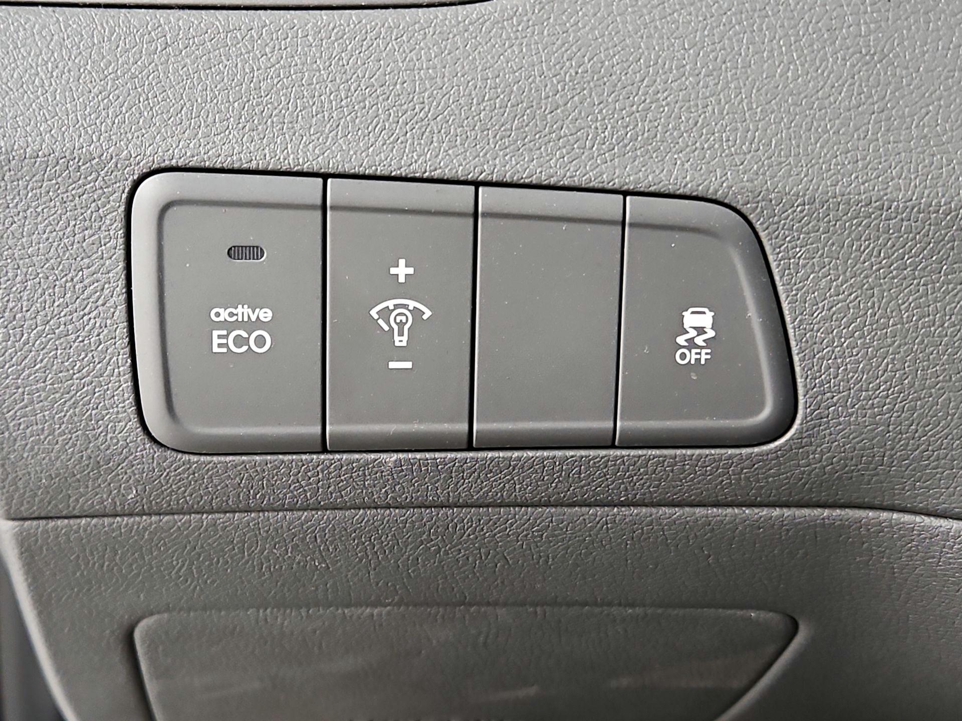 Thumbnail: 2016 Hyundai Elantra - 13