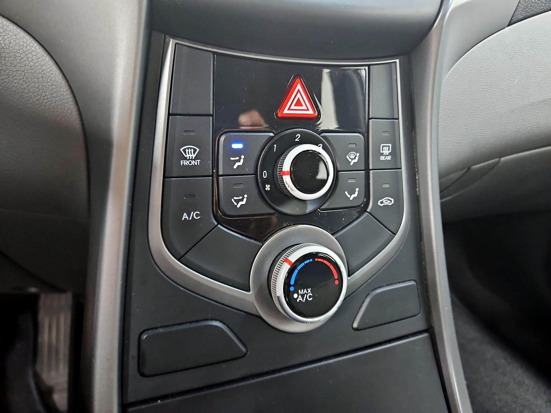 Thumbnail: 2016 Hyundai Elantra - 16