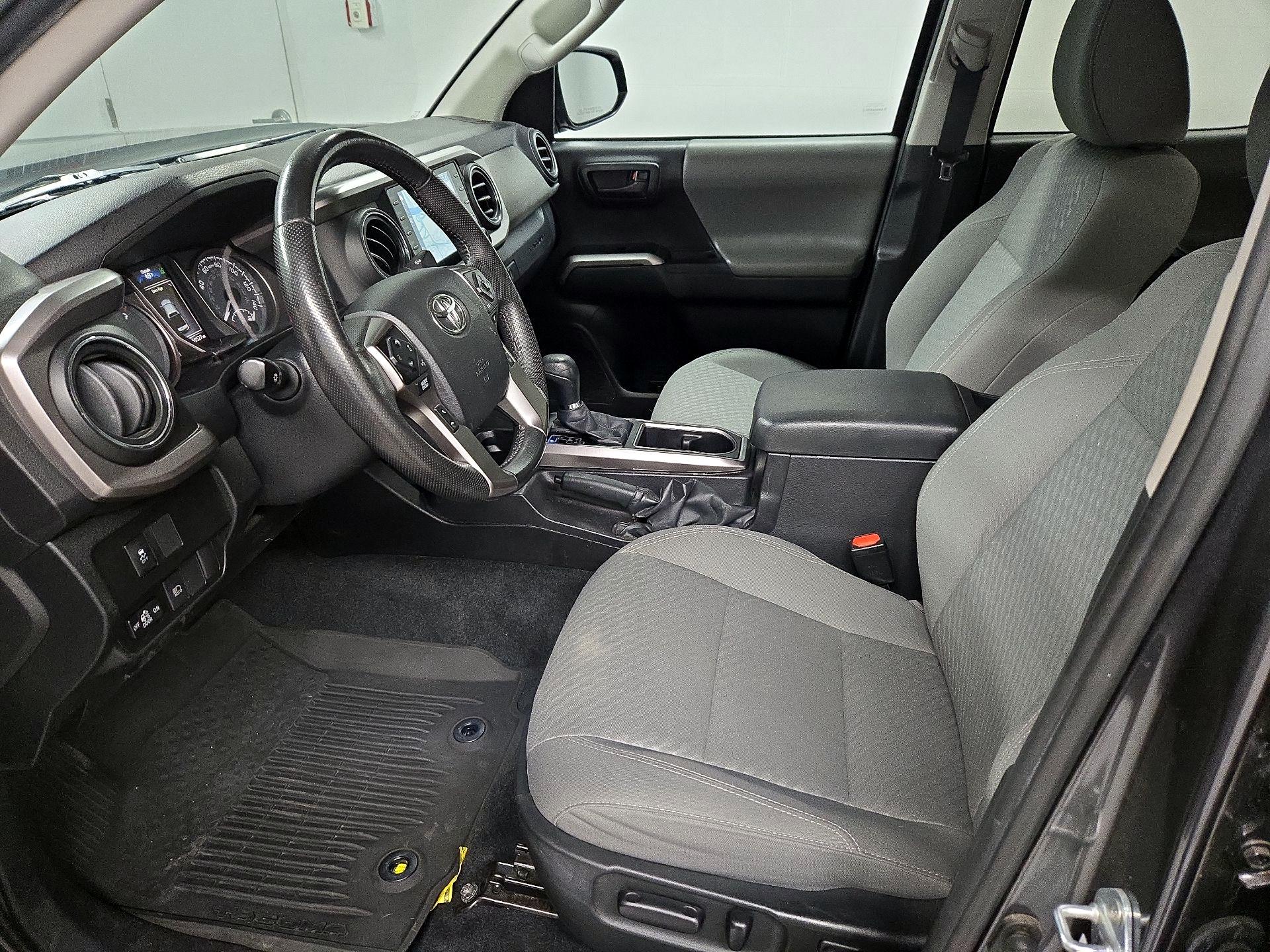 Thumbnail: 2021 Toyota Tacoma - 11