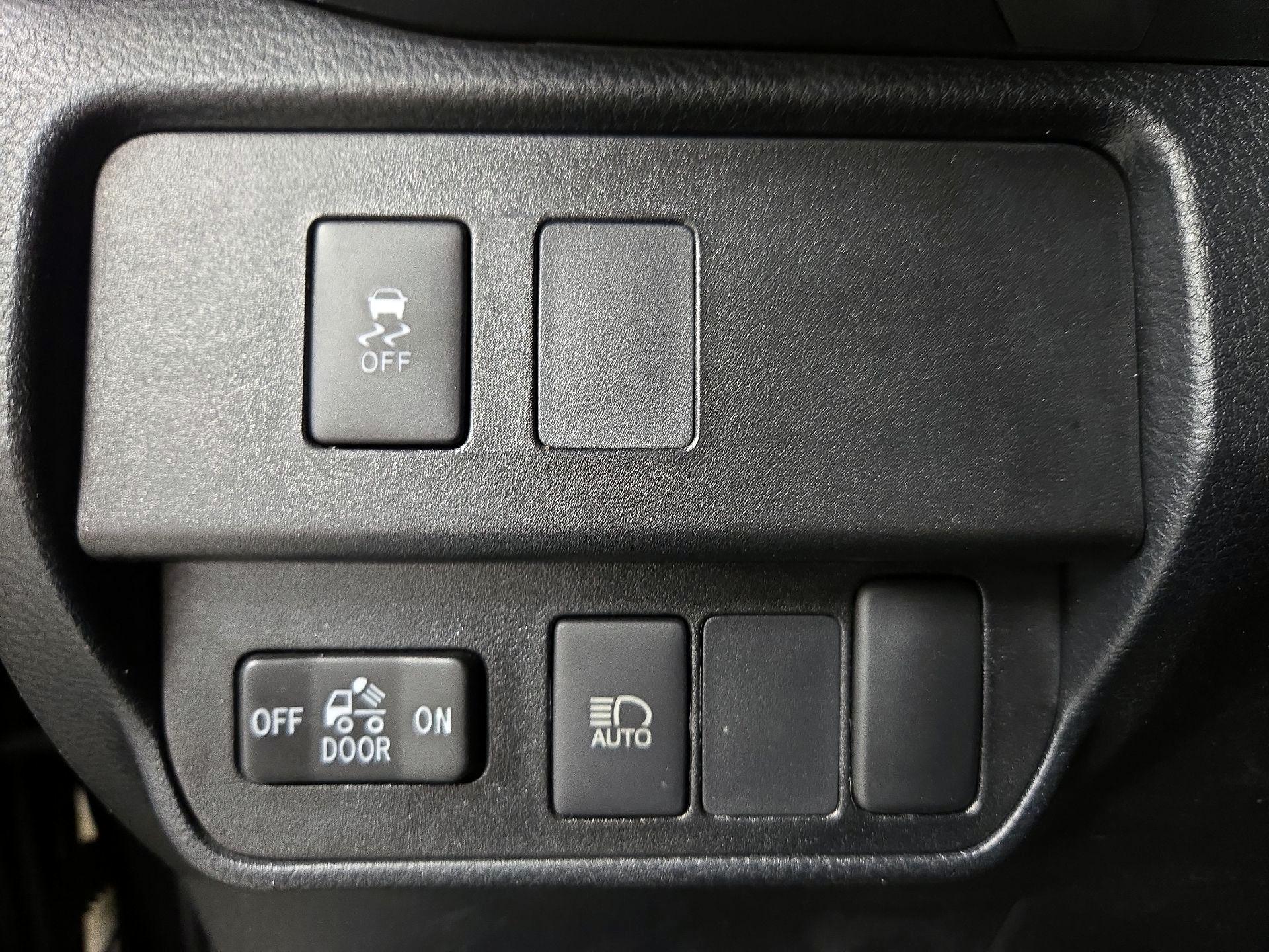 Thumbnail: 2021 Toyota Tacoma - 13