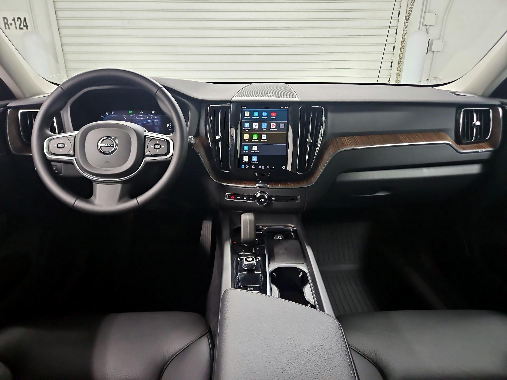 Thumbnail: 2022 Volvo XC60 - 9