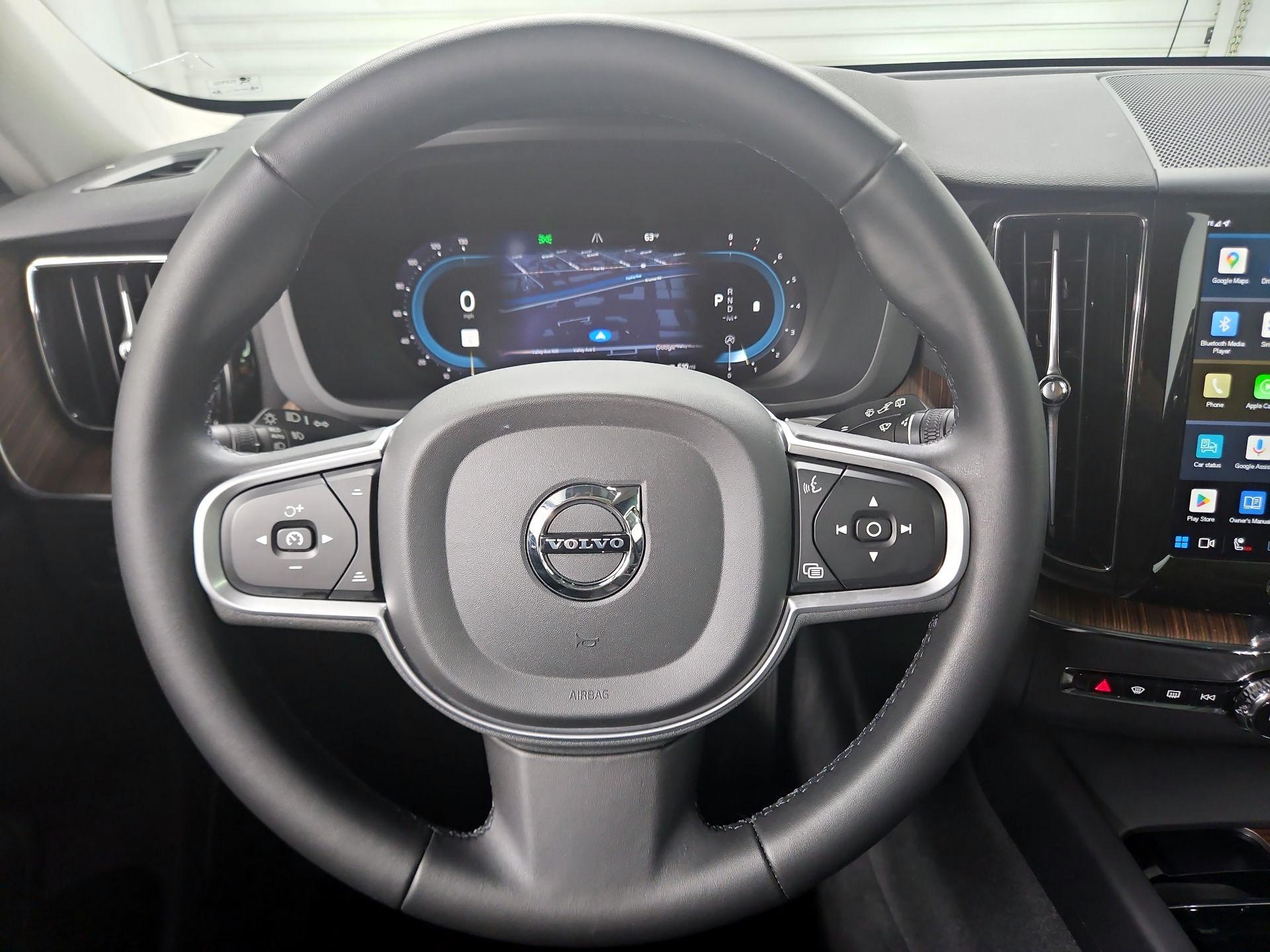 Thumbnail: 2022 Volvo XC60 - 10