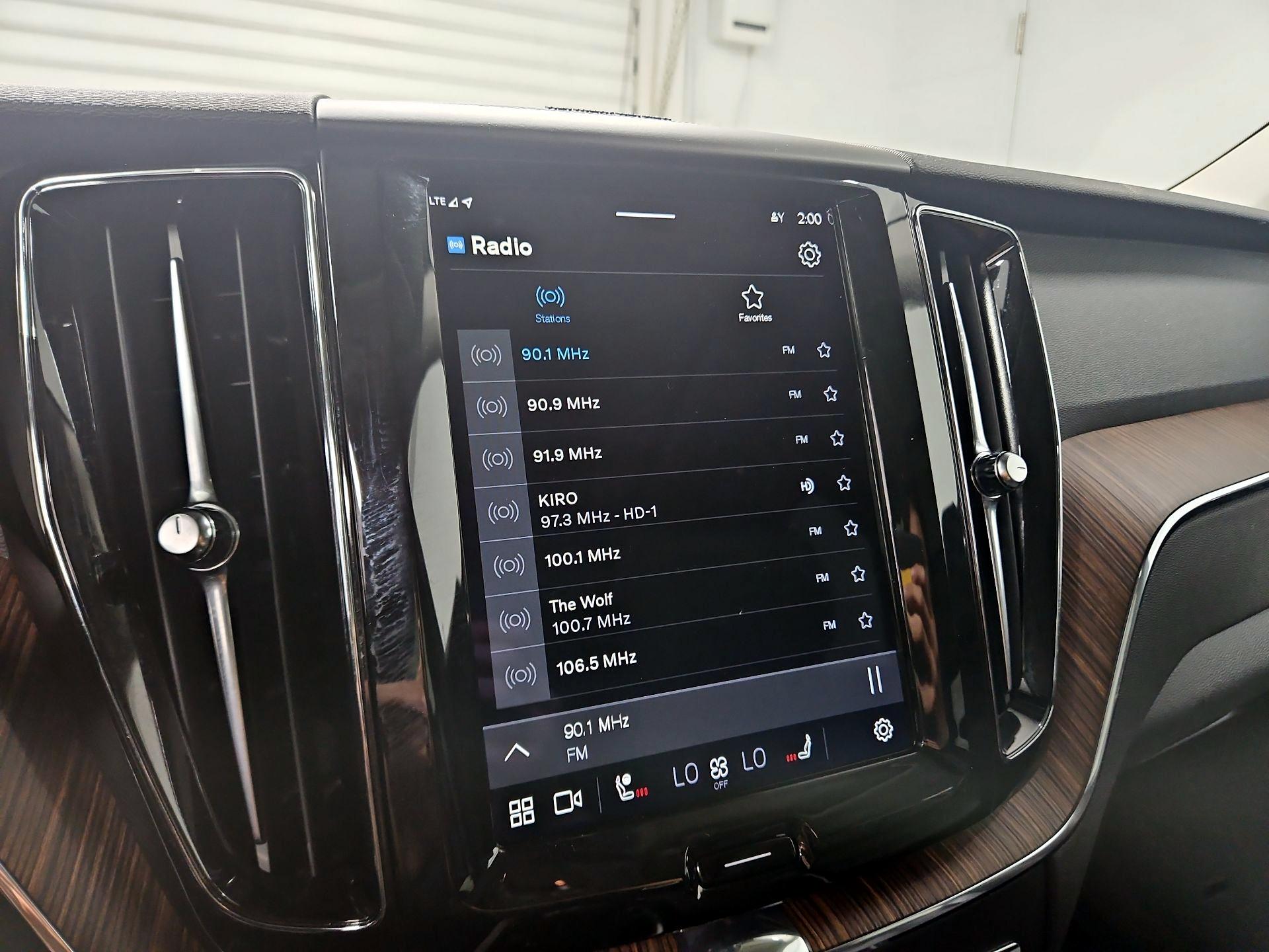 Thumbnail: 2022 Volvo XC60 - 15