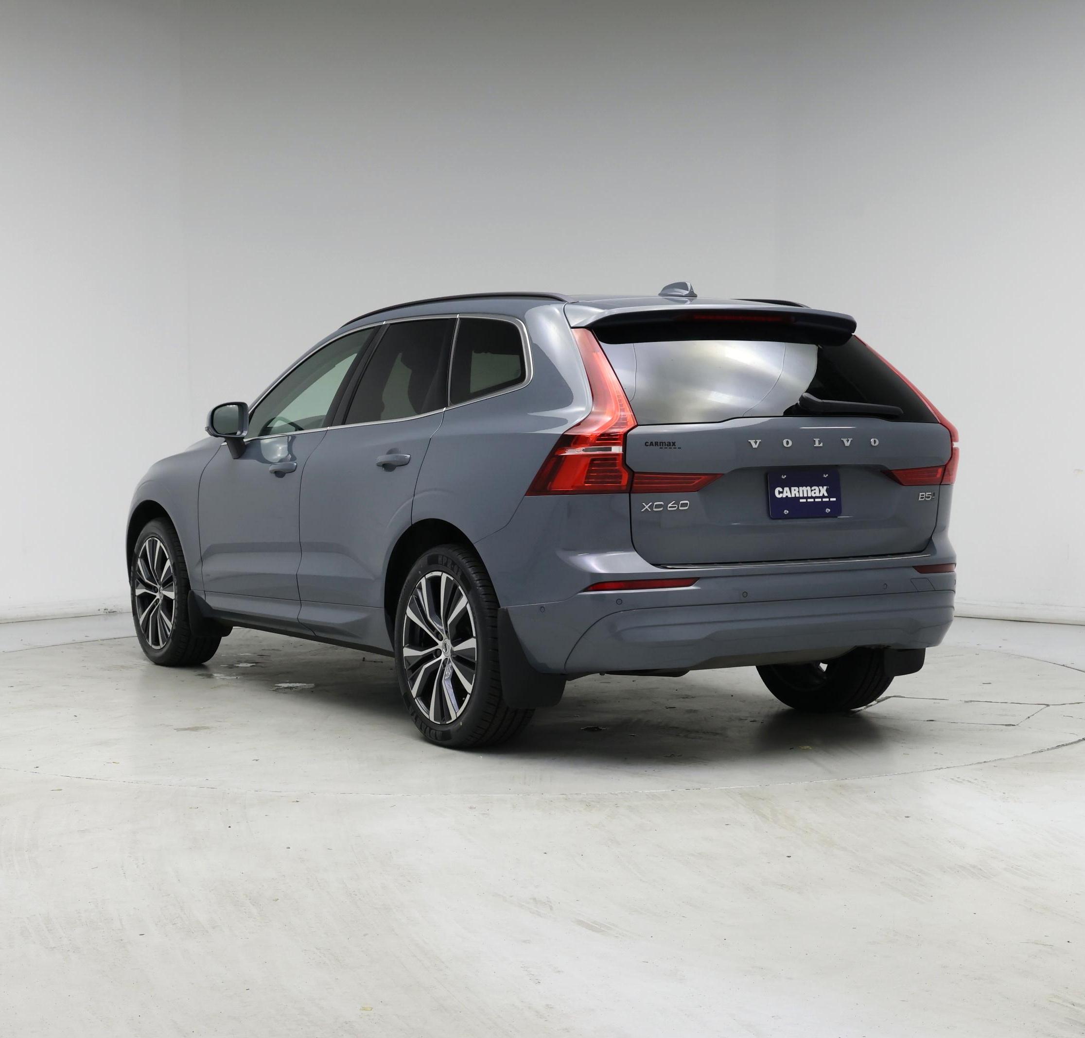Thumbnail: 2022 Volvo XC60 - 2