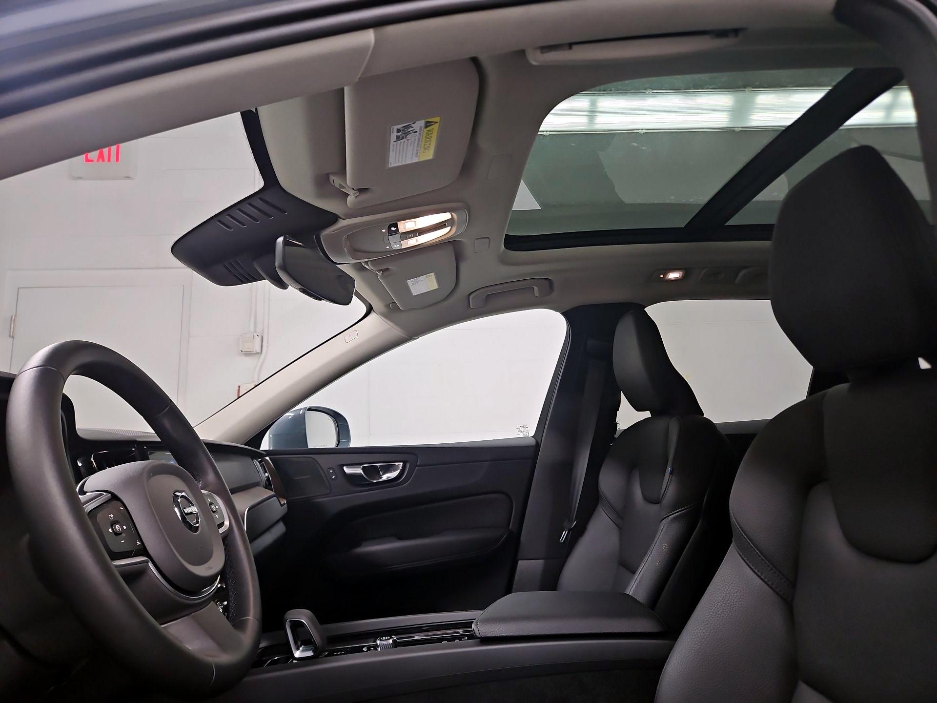 Thumbnail: 2022 Volvo XC60 - 19