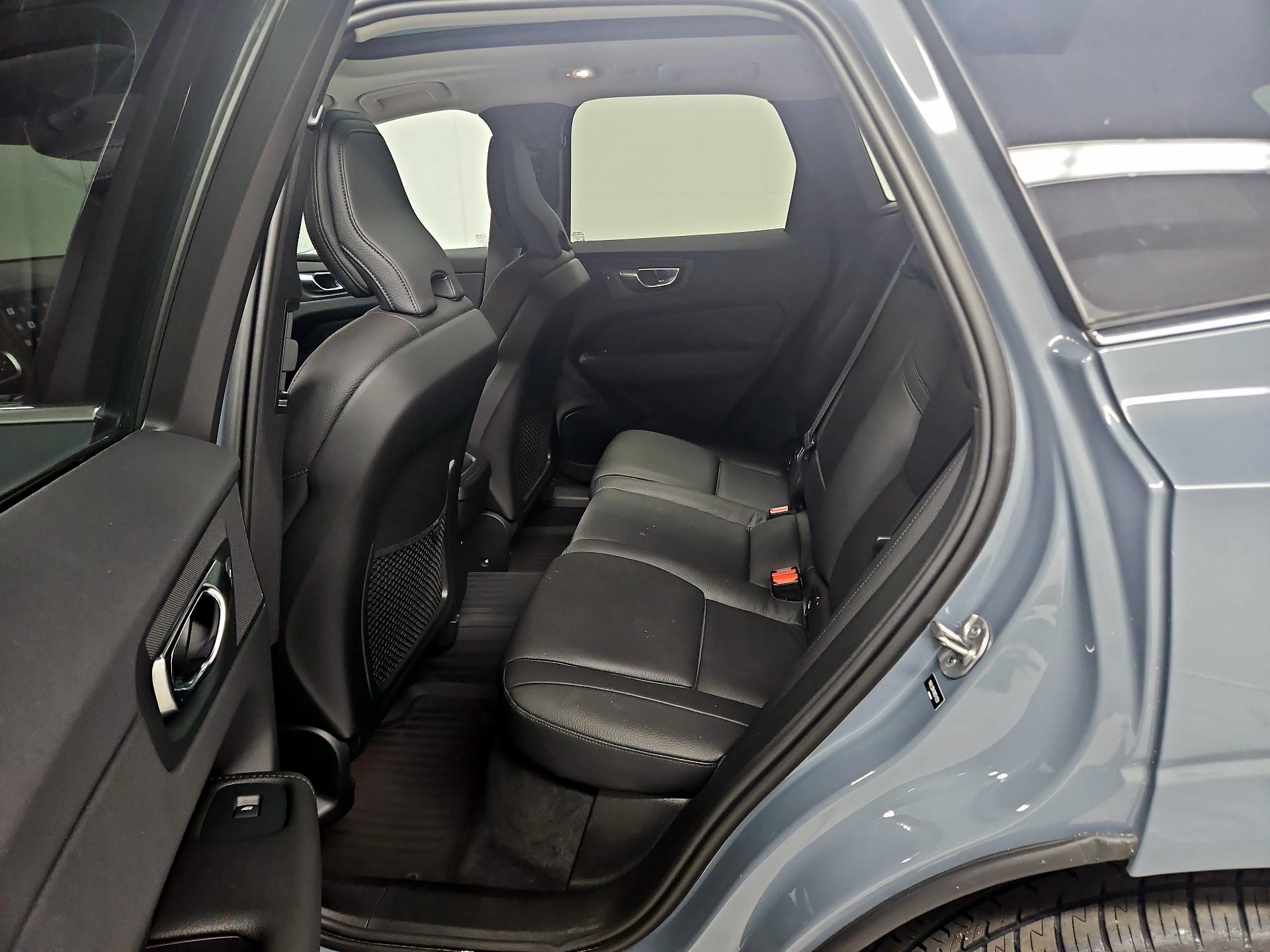 Thumbnail: 2022 Volvo XC60 - 20