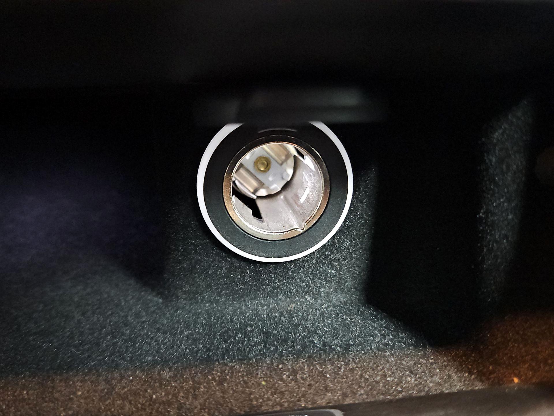 Thumbnail: 2016 Chrysler 300 - 18