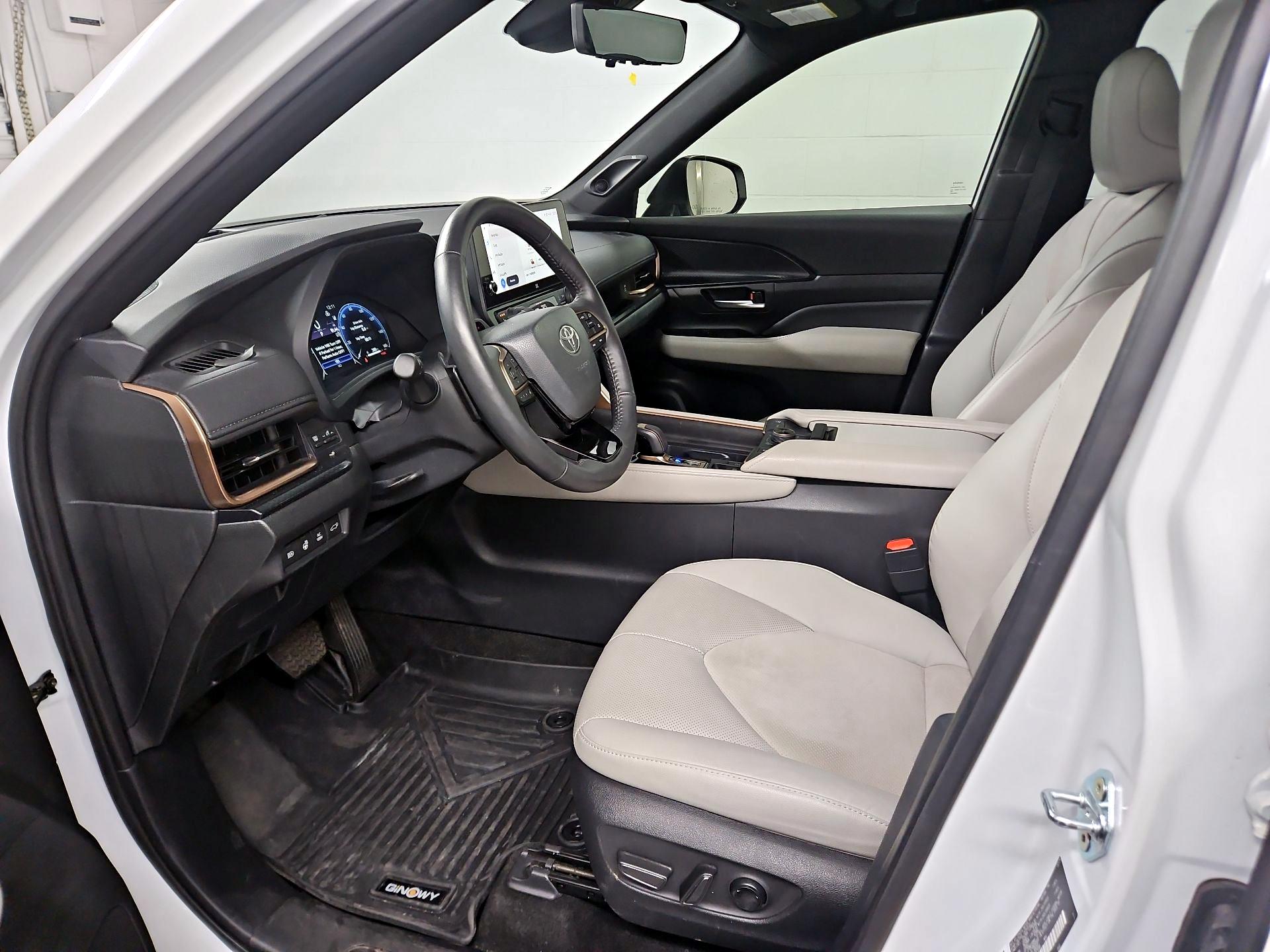 Thumbnail: 2024 Toyota Highlander - 11