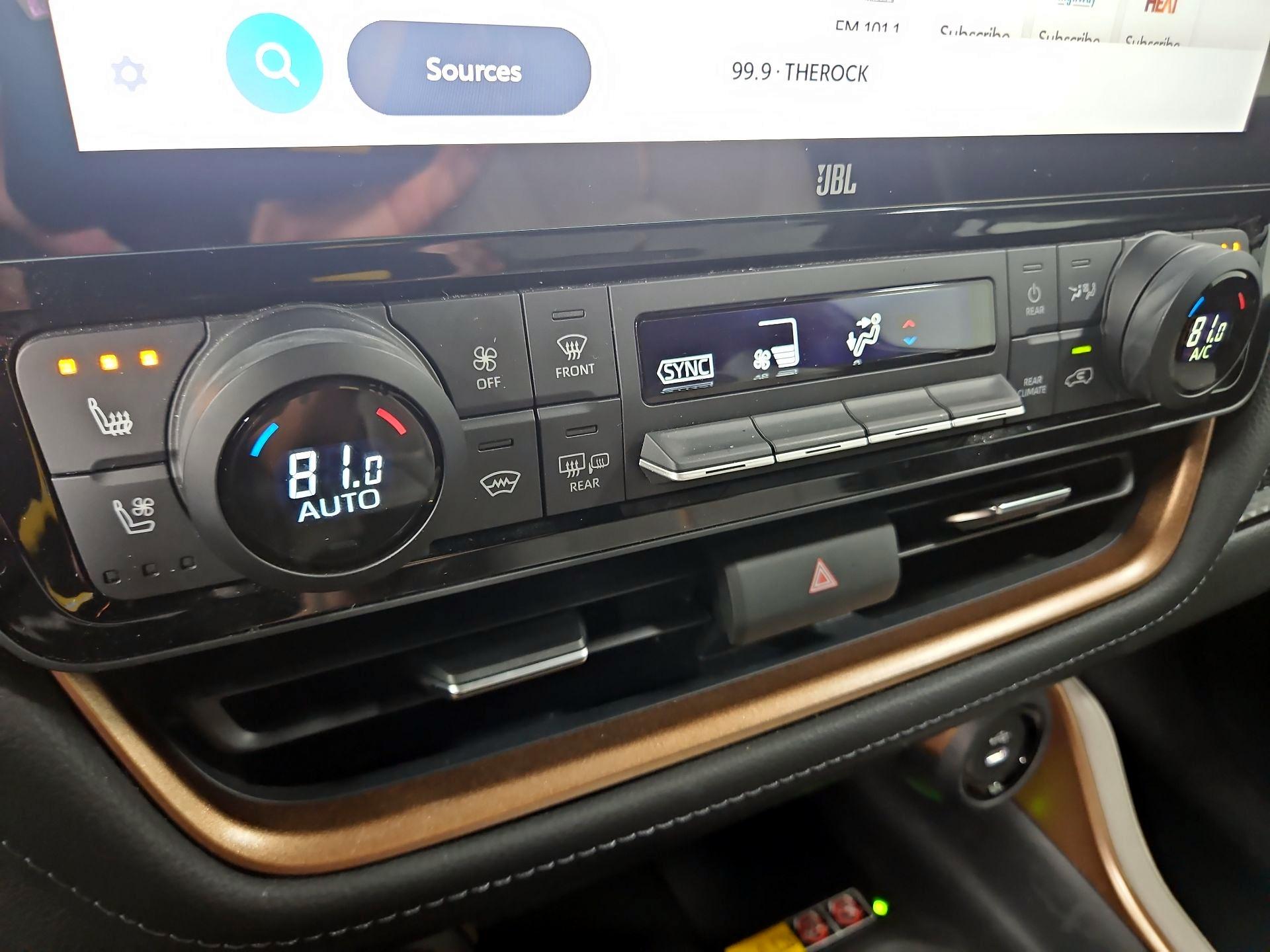 Thumbnail: 2024 Toyota Highlander - 16