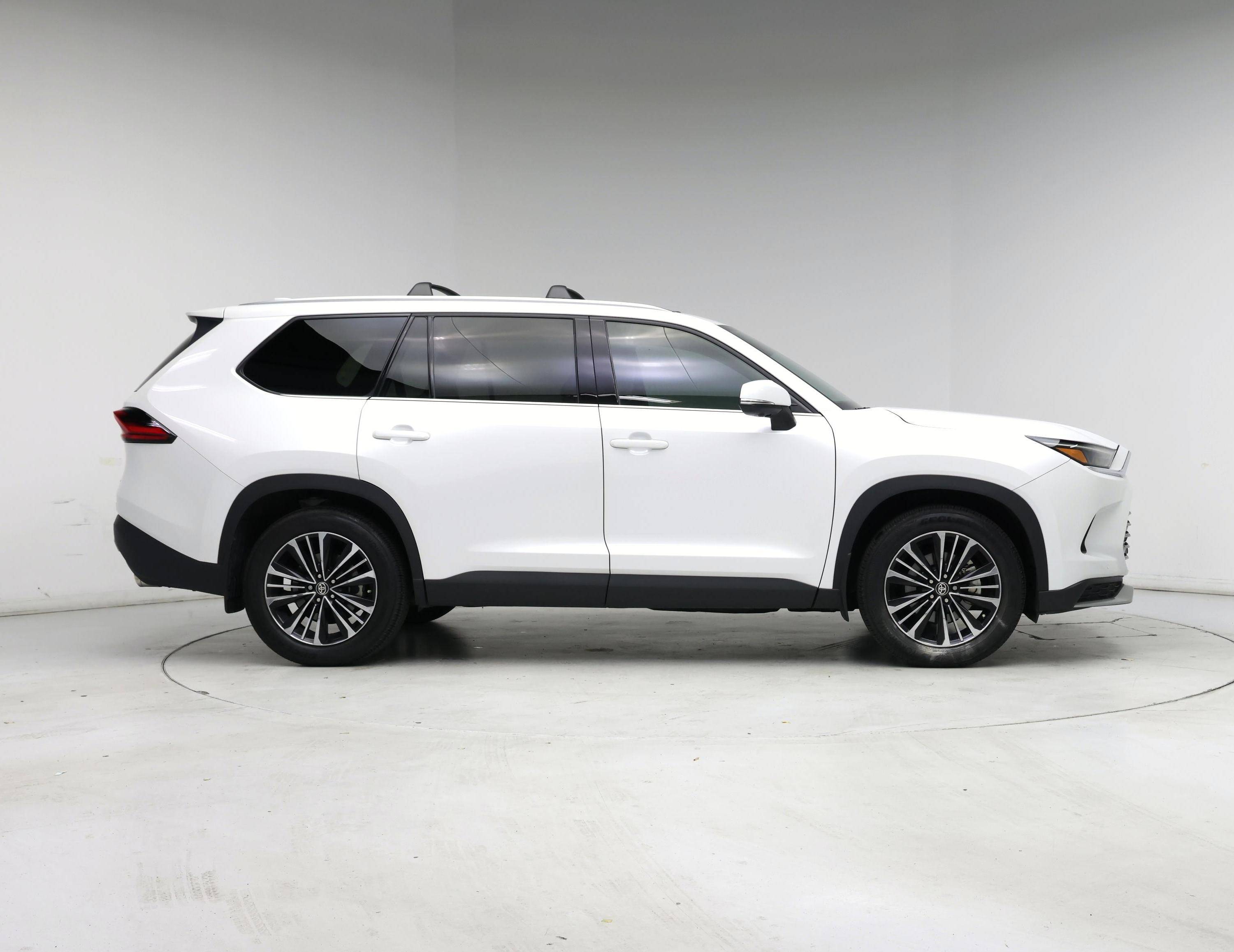 Thumbnail: 2024 Toyota Highlander - 7