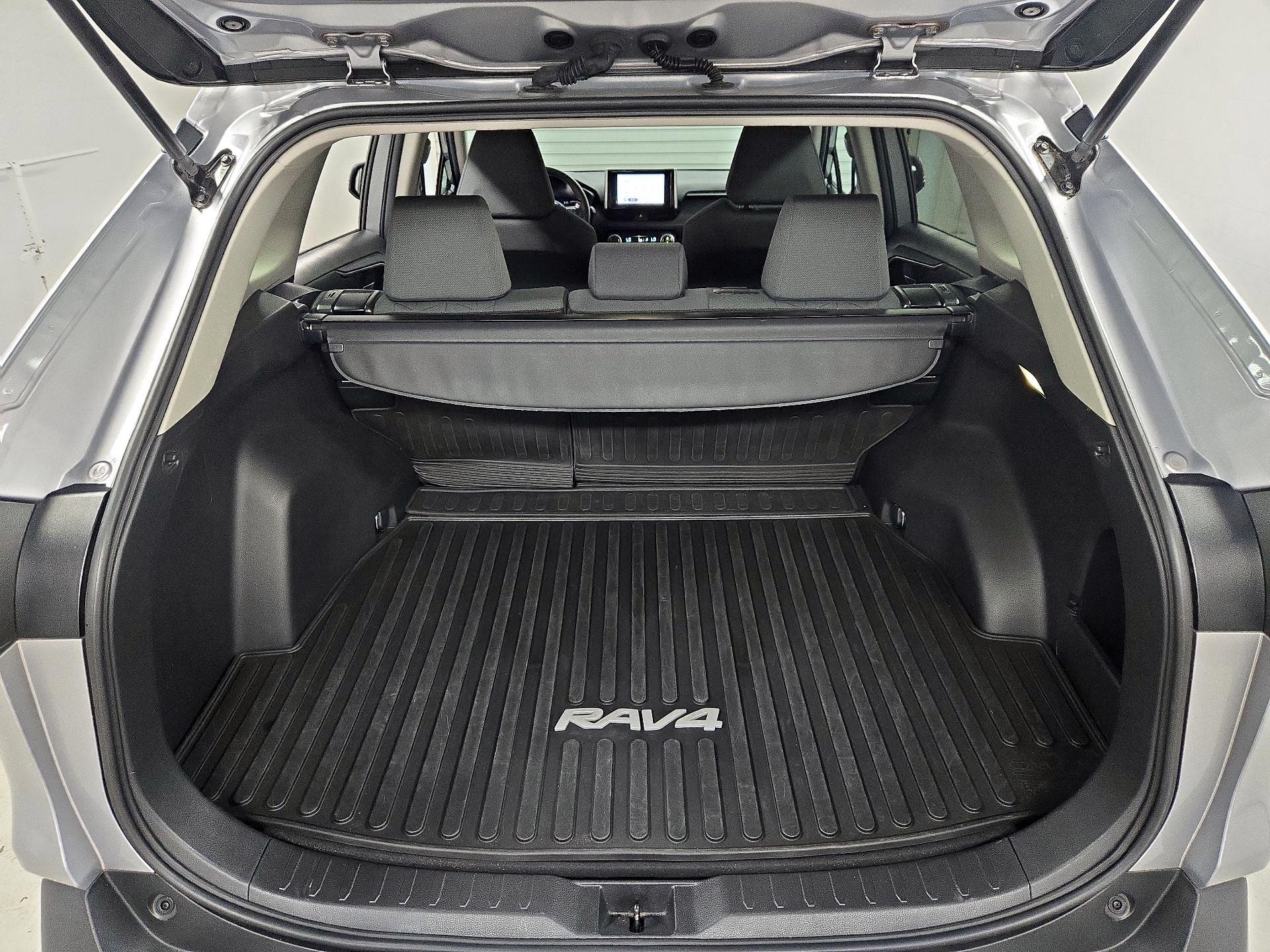 Thumbnail: 2023 Toyota RAV4 - 20