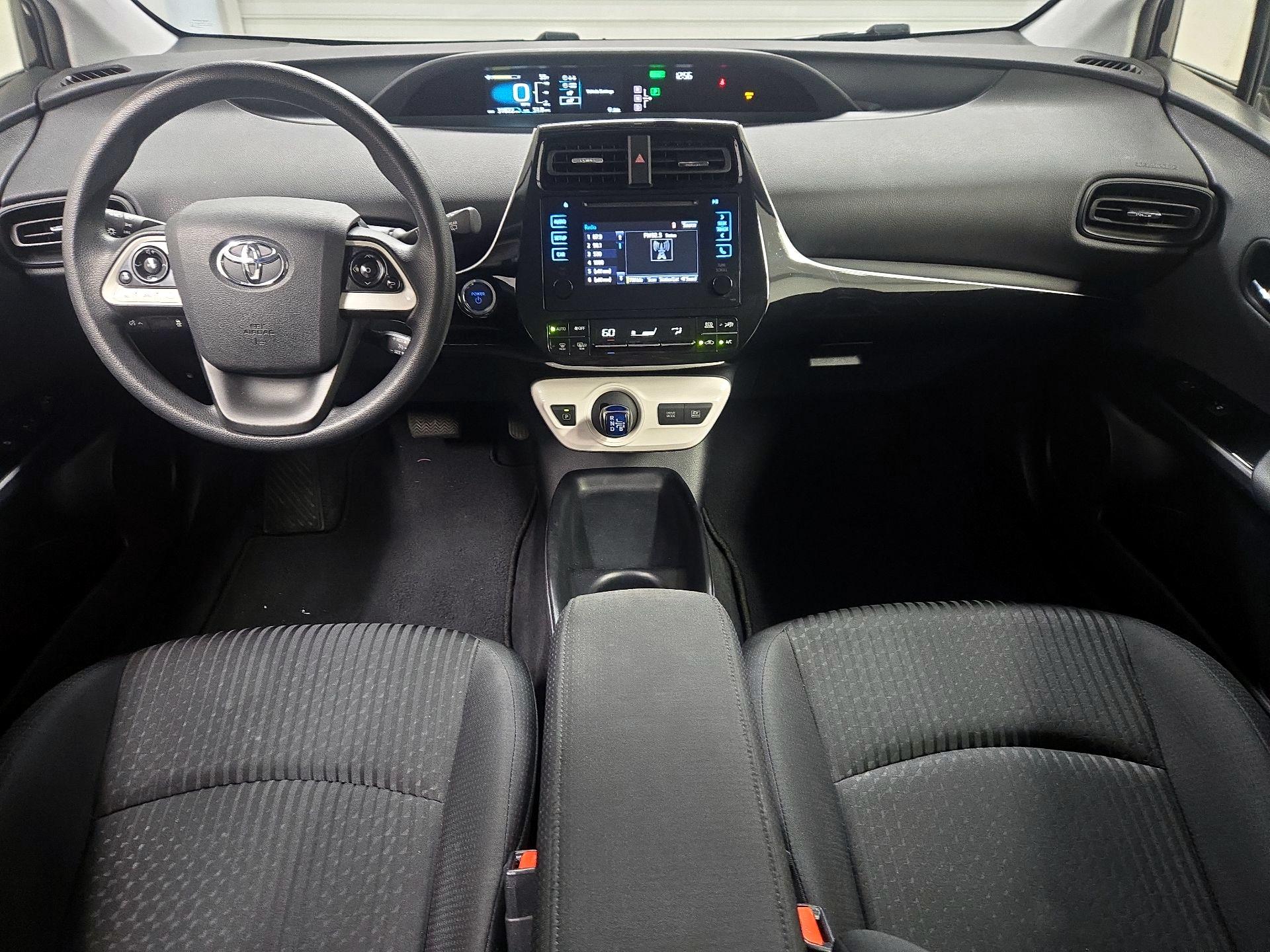 Thumbnail: 2016 Toyota Prius - 9