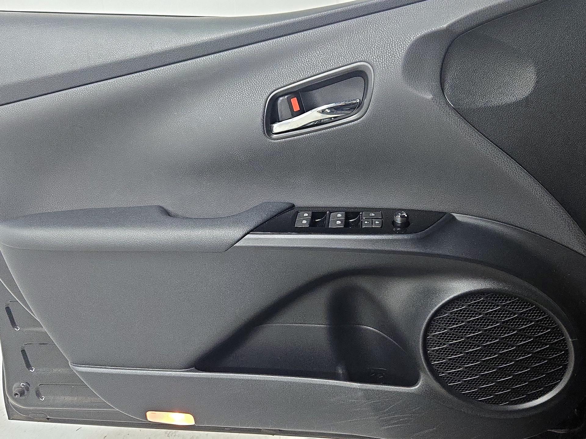 Thumbnail: 2016 Toyota Prius - 12