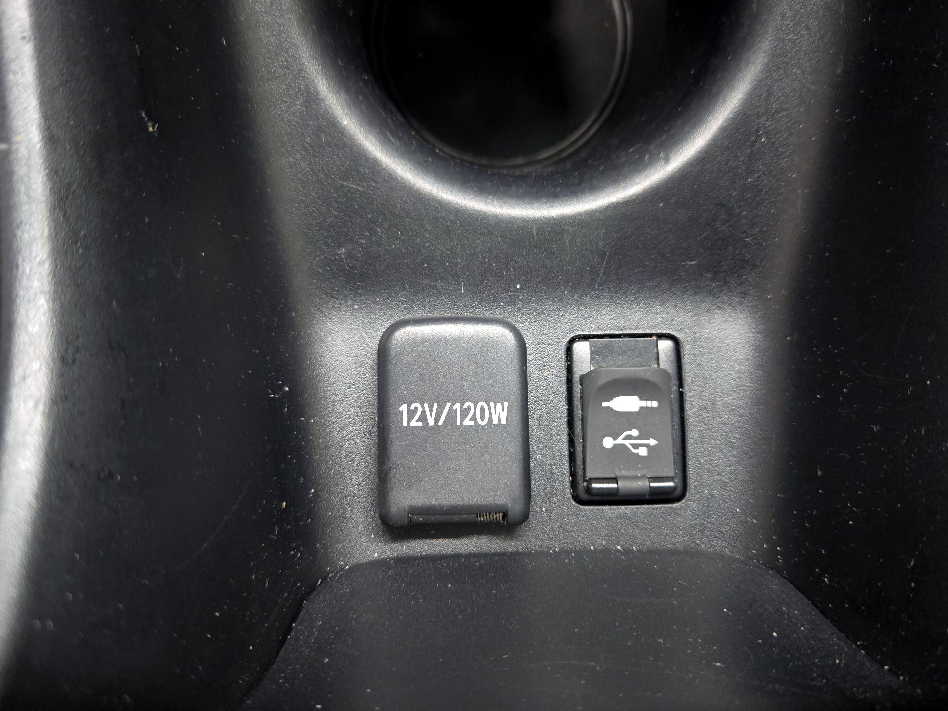 Thumbnail: 2016 Toyota Prius - 18