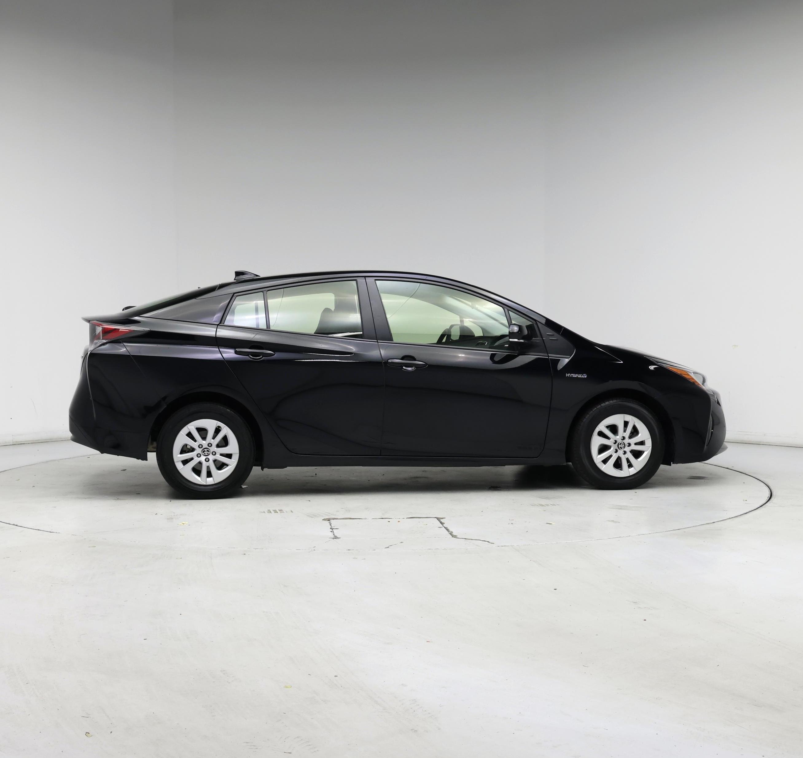 Thumbnail: 2016 Toyota Prius - 7