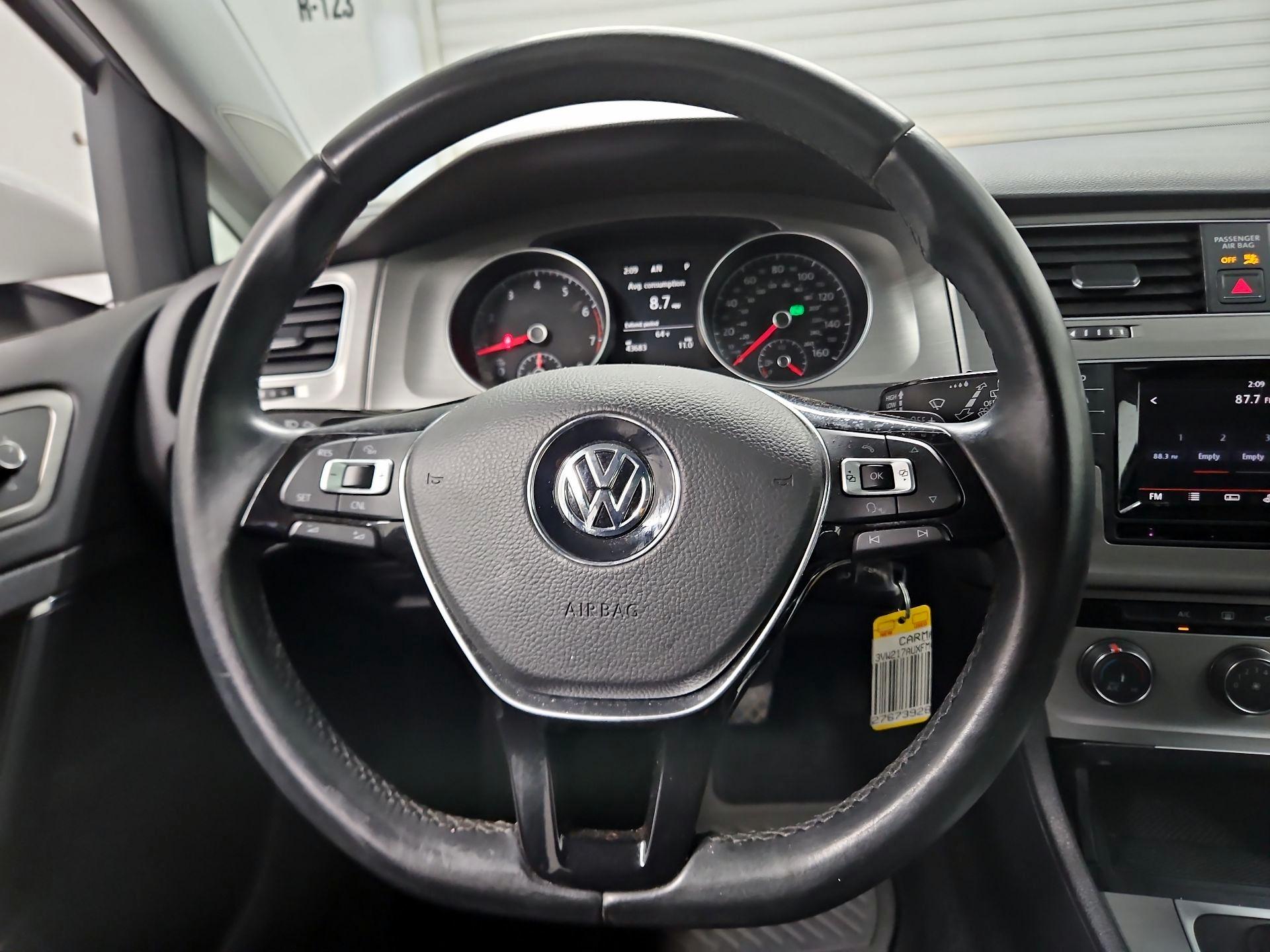 Thumbnail: 2015 Volkswagen Golf - 10