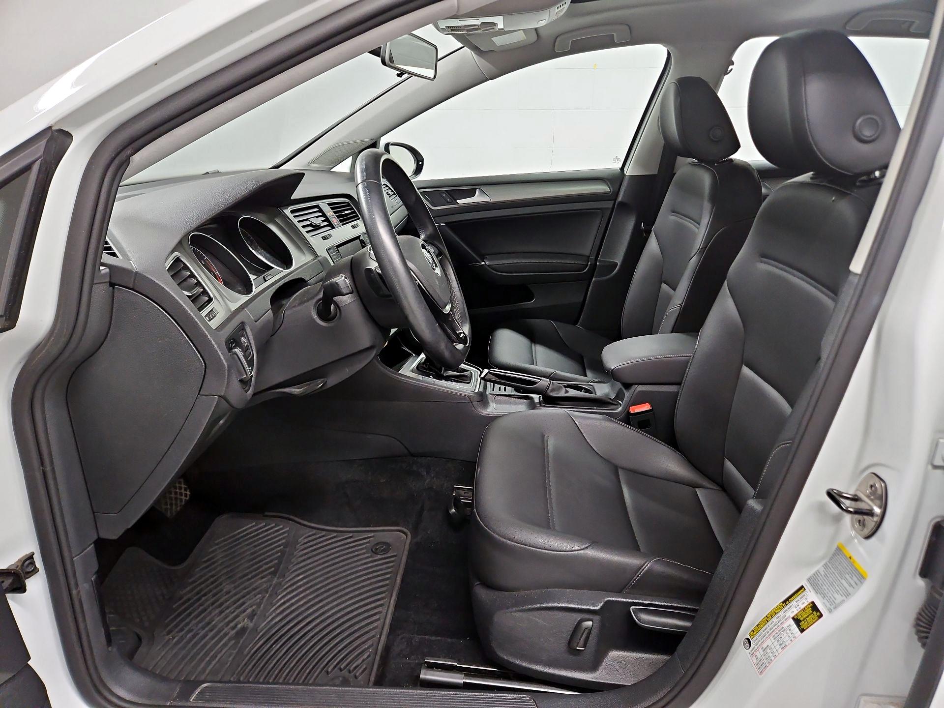 Thumbnail: 2015 Volkswagen Golf - 11