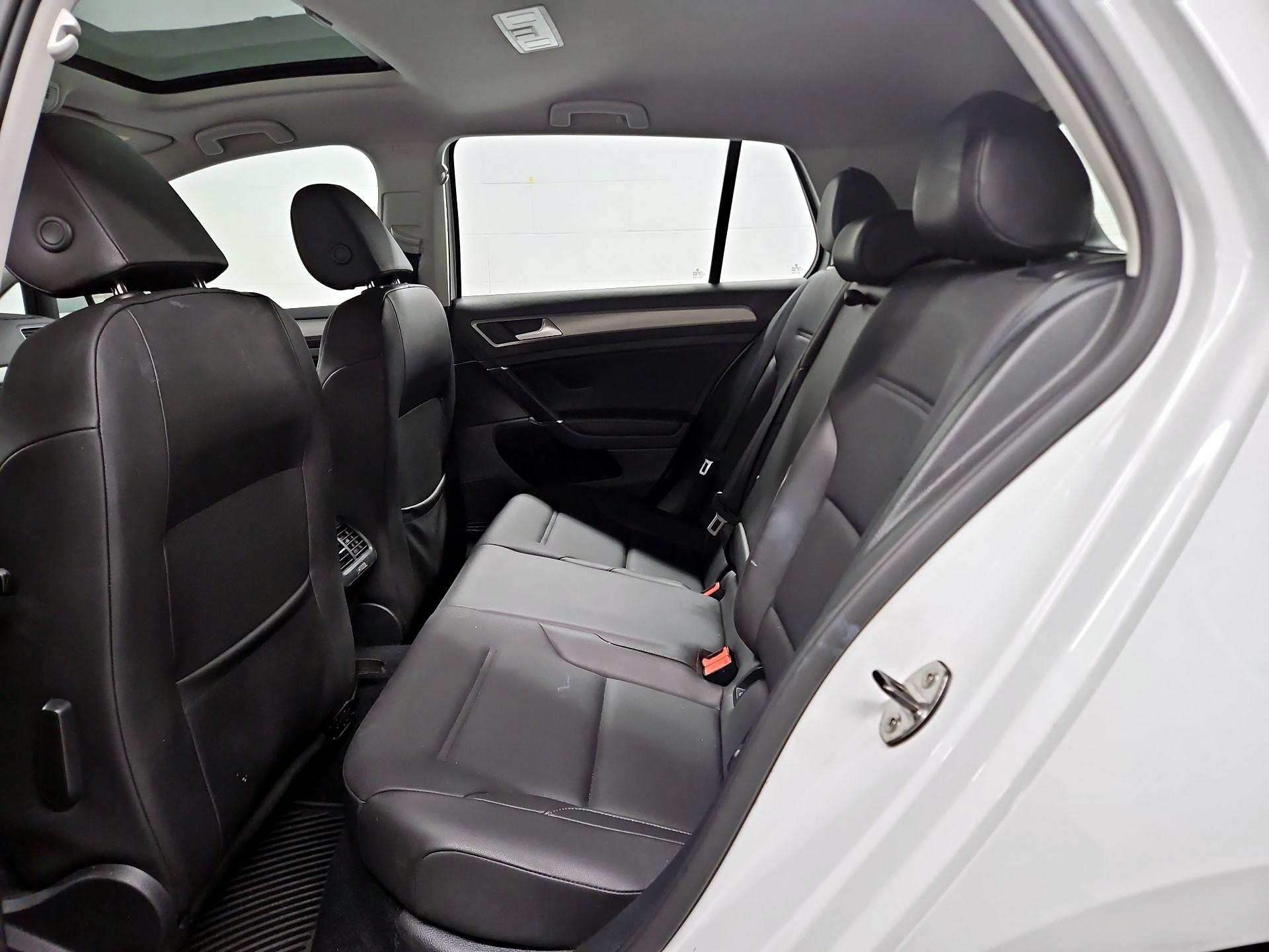 Thumbnail: 2015 Volkswagen Golf - 18