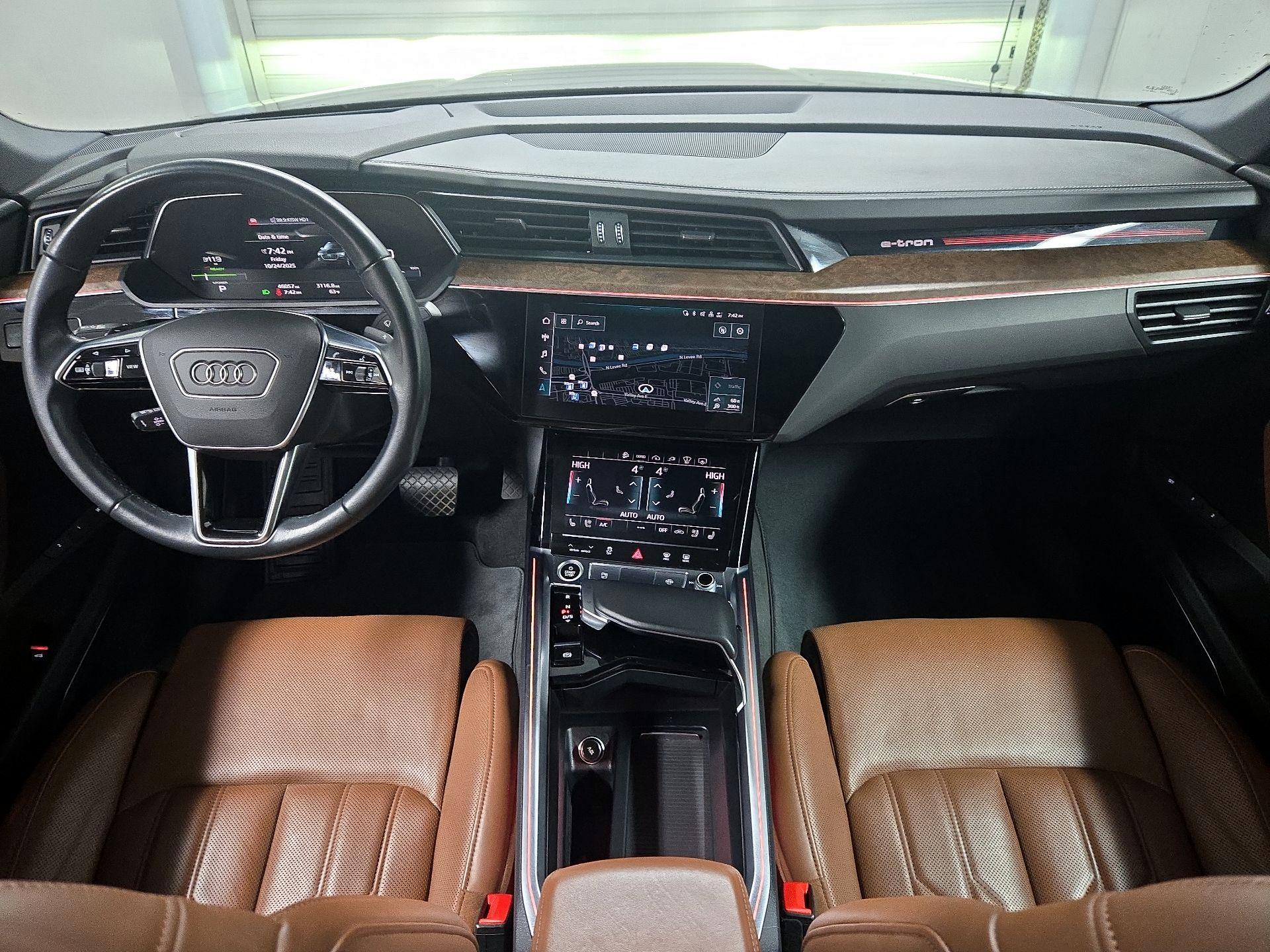 Thumbnail: 2022 Audi e-tron S - 9
