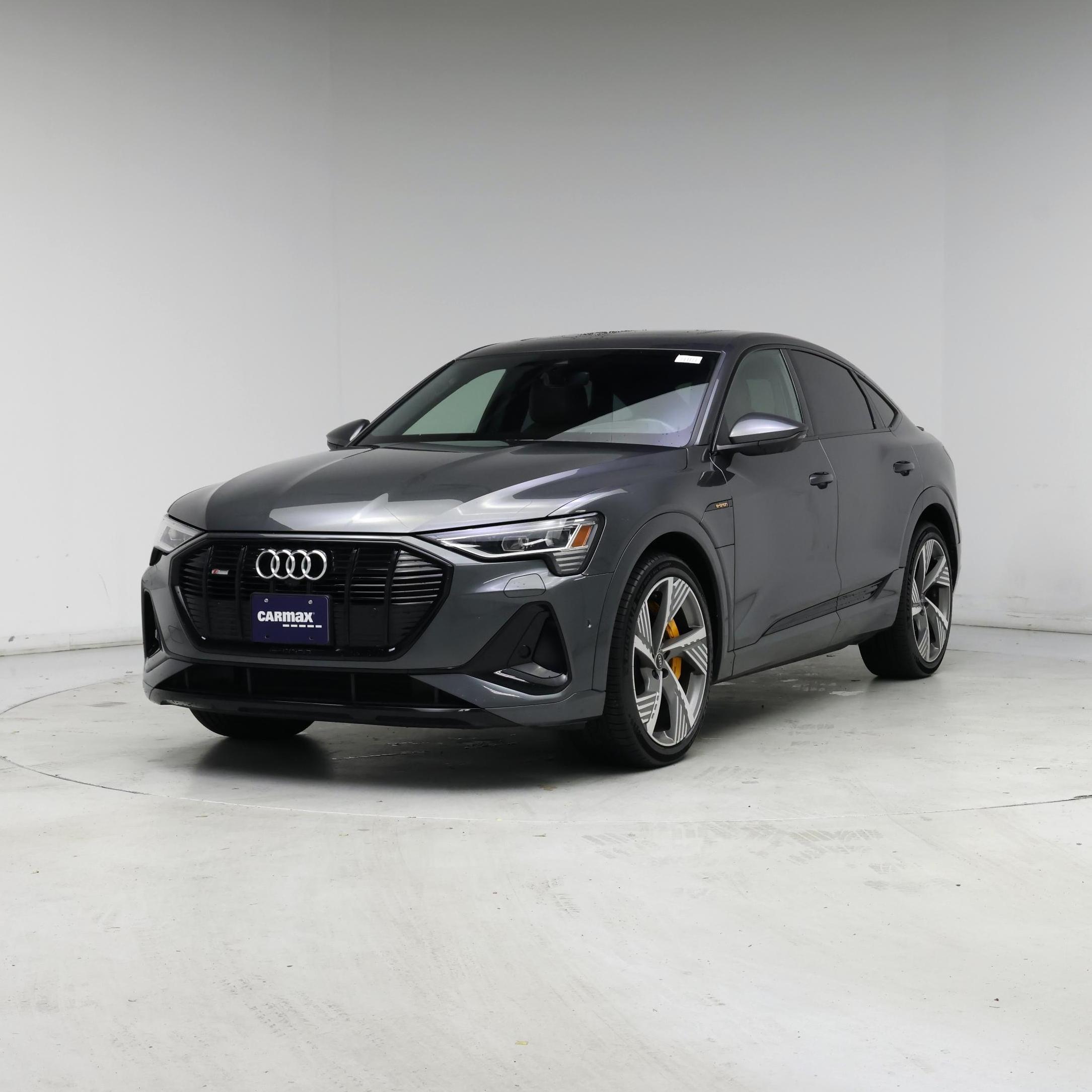 Thumbnail: 2022 Audi e-tron S - 4