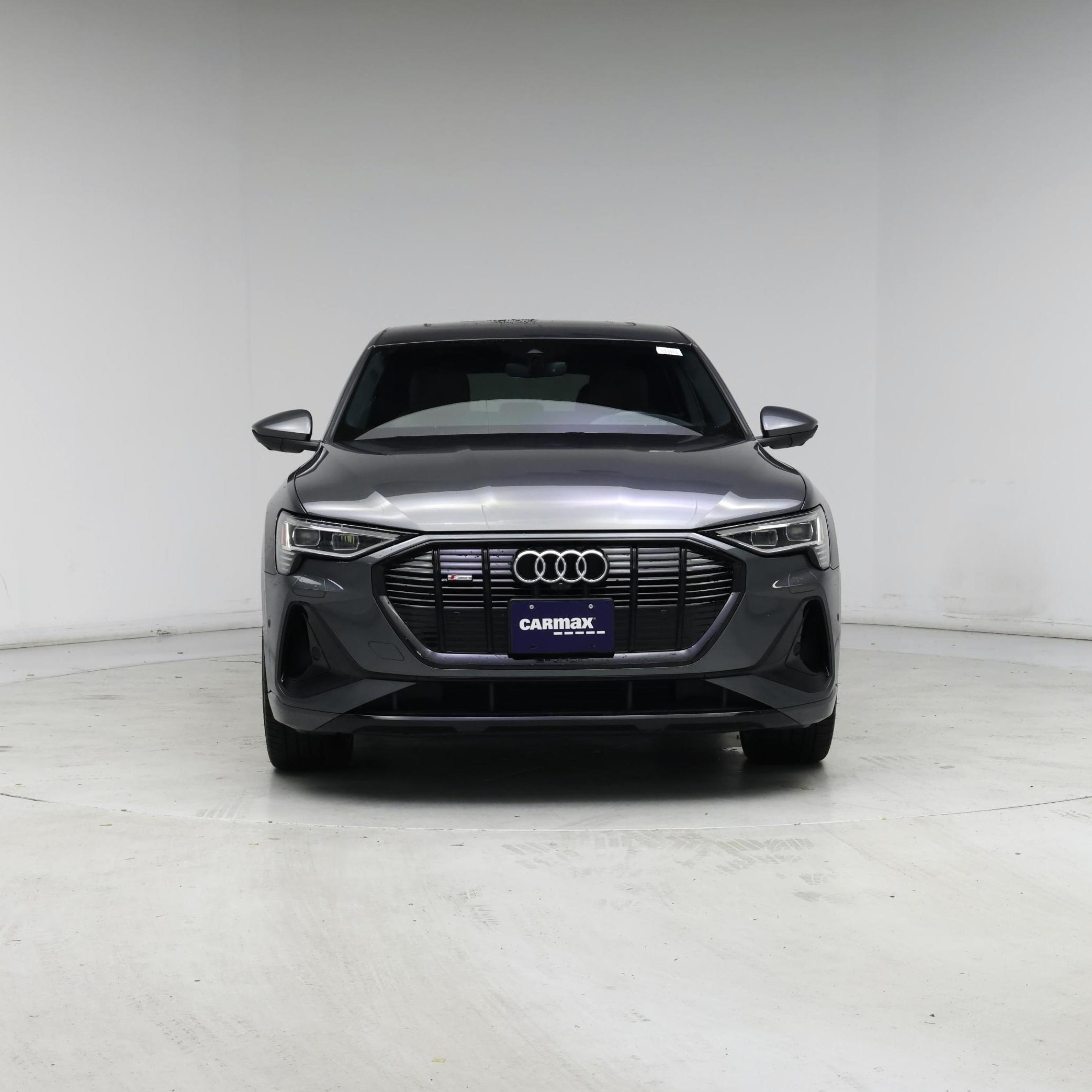 Thumbnail: 2022 Audi e-tron S - 5