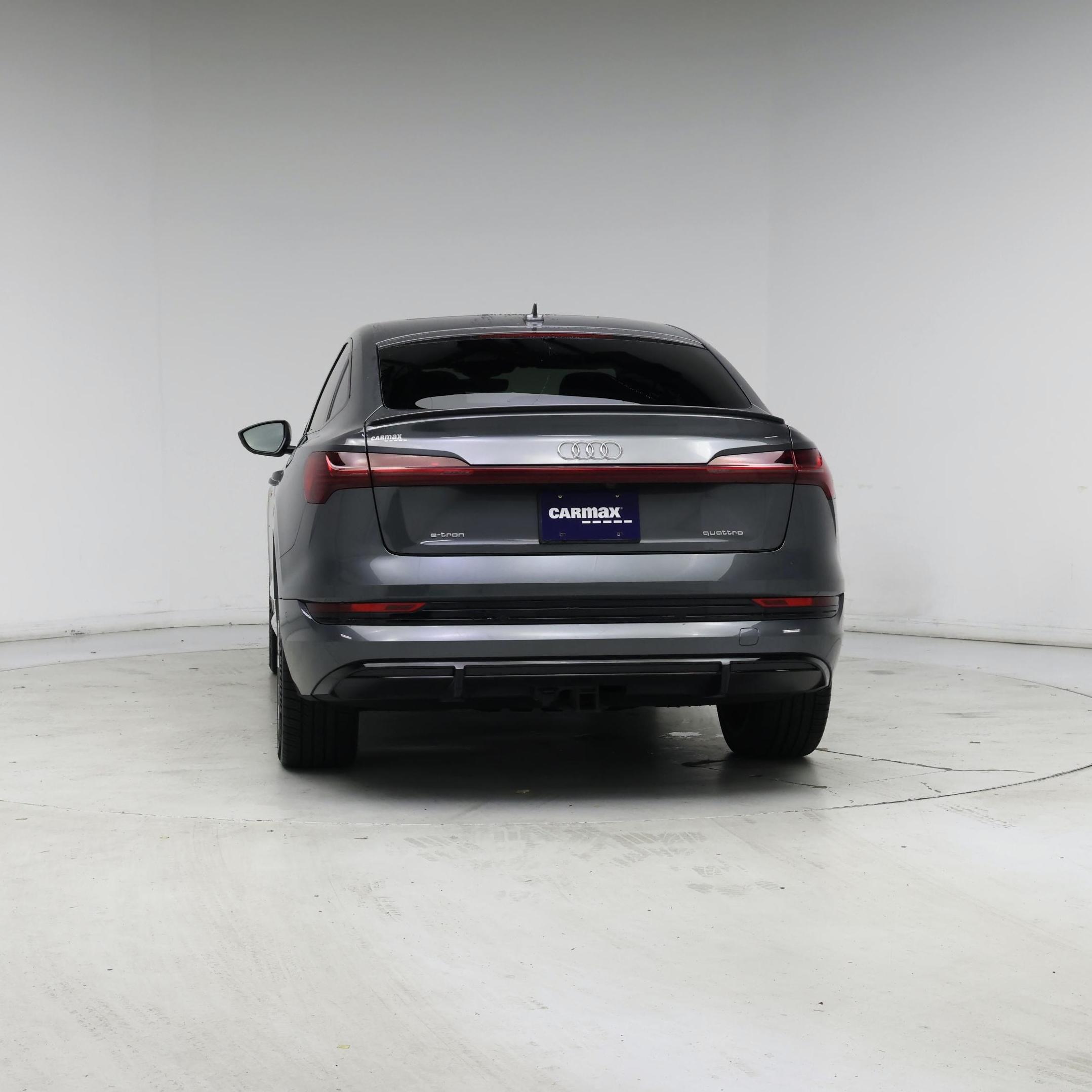 Thumbnail: 2022 Audi e-tron S - 6