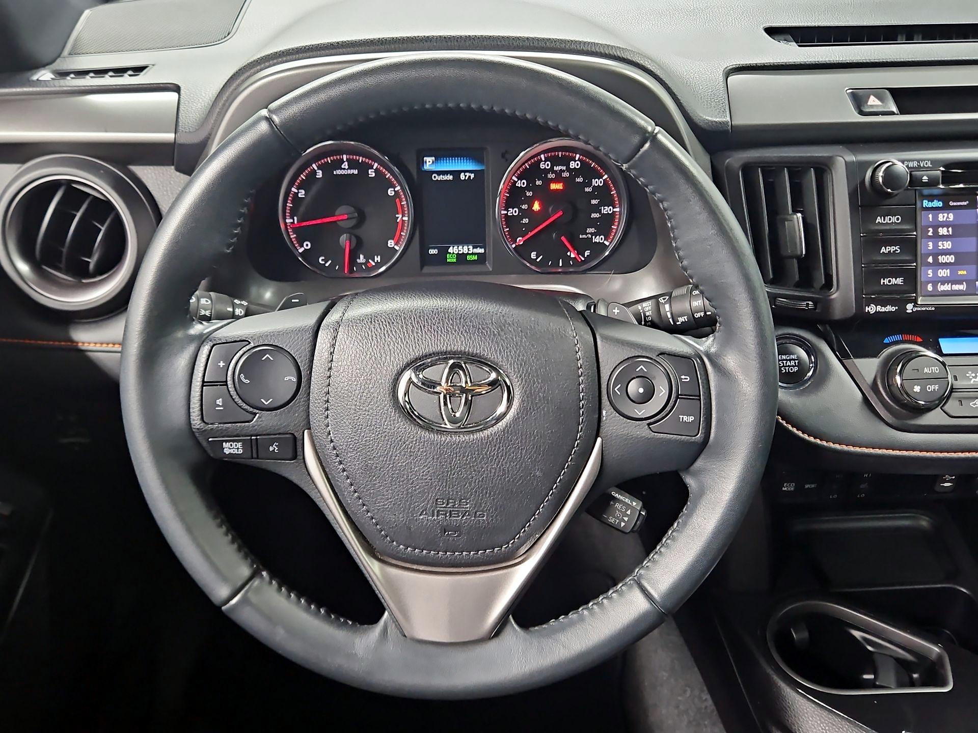 Thumbnail: 2016 Toyota RAV4 - 10