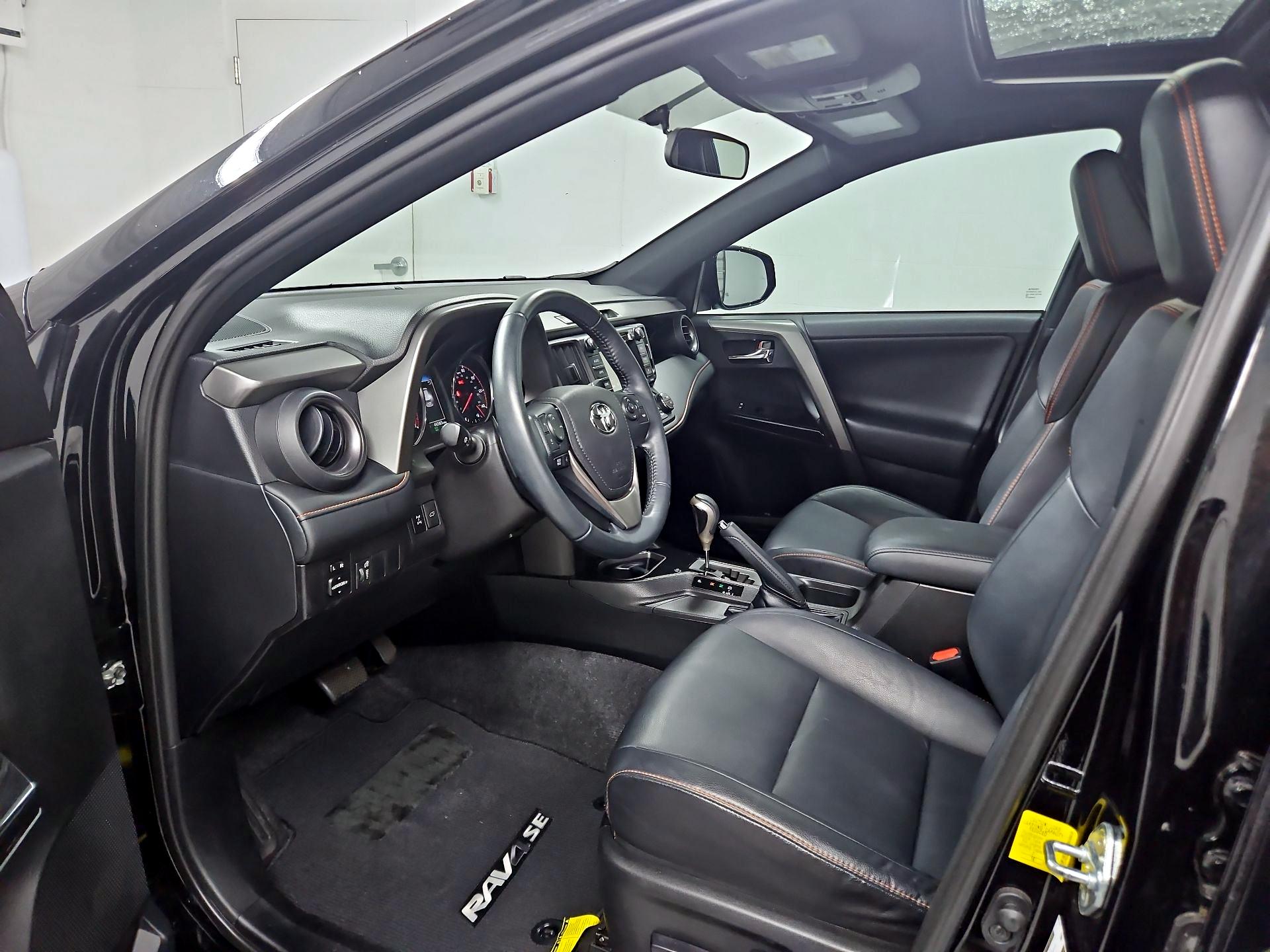 Thumbnail: 2016 Toyota RAV4 - 11