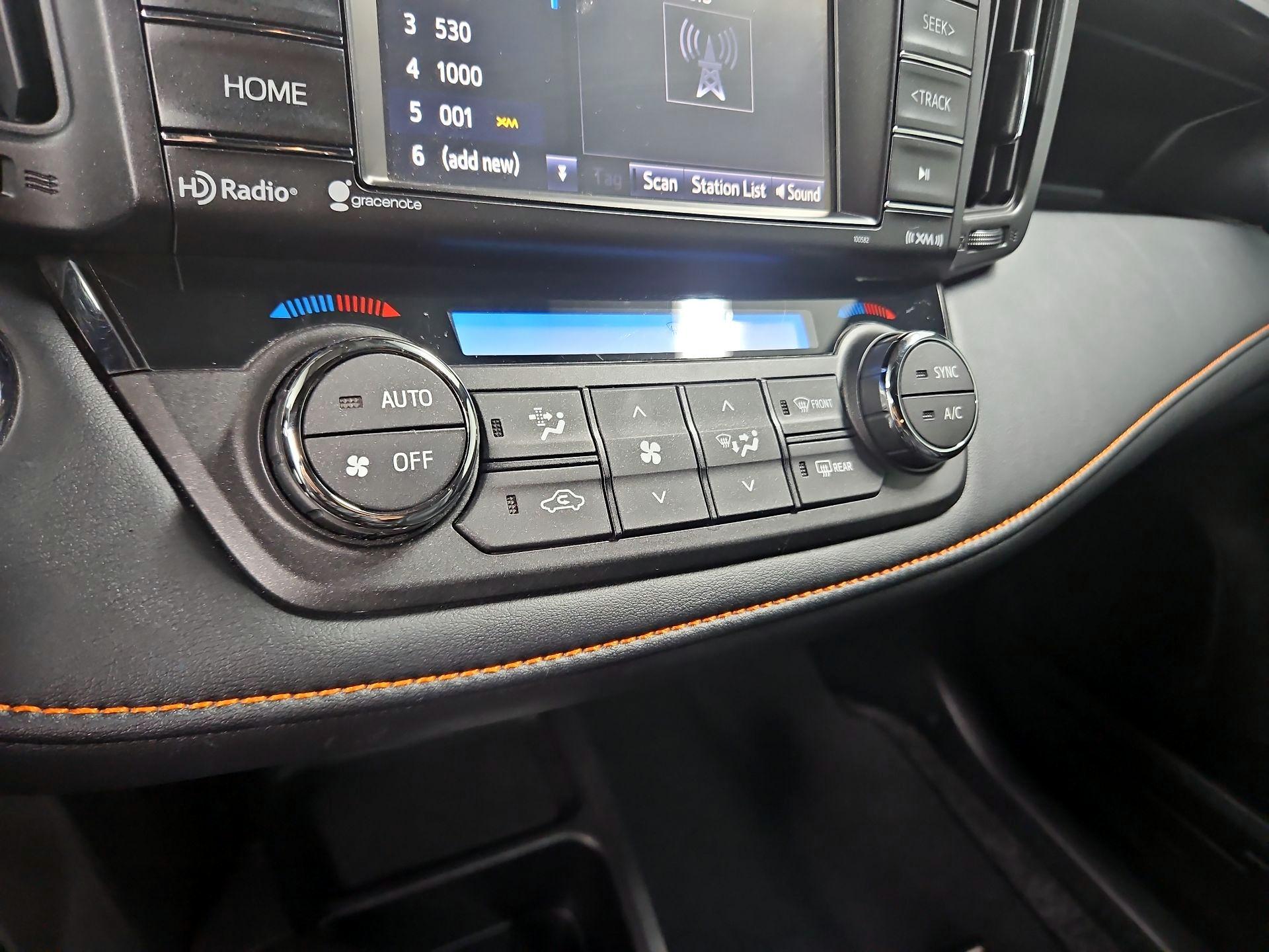 Thumbnail: 2016 Toyota RAV4 - 16