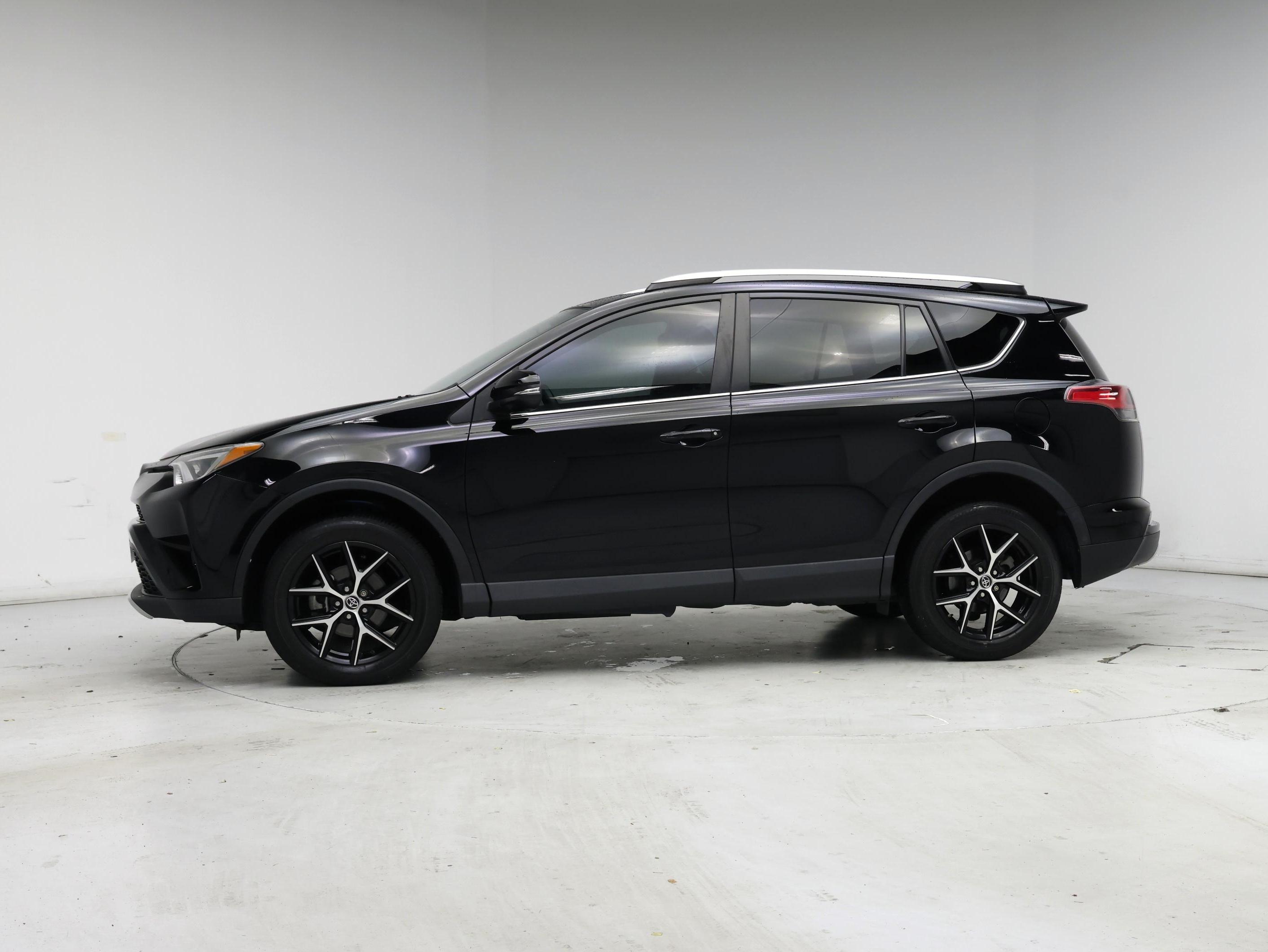 Thumbnail: 2016 Toyota RAV4 - 3