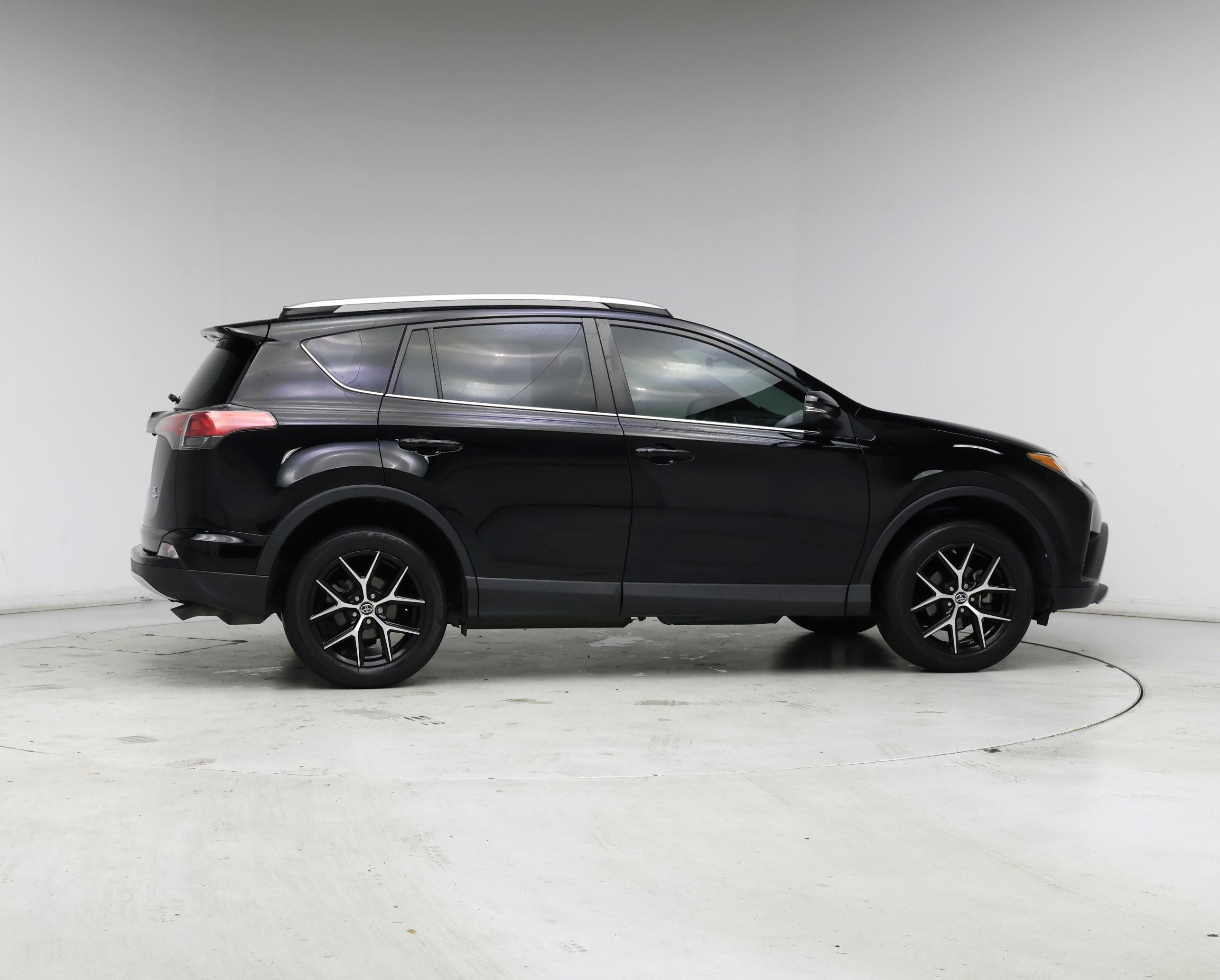 Thumbnail: 2016 Toyota RAV4 - 7