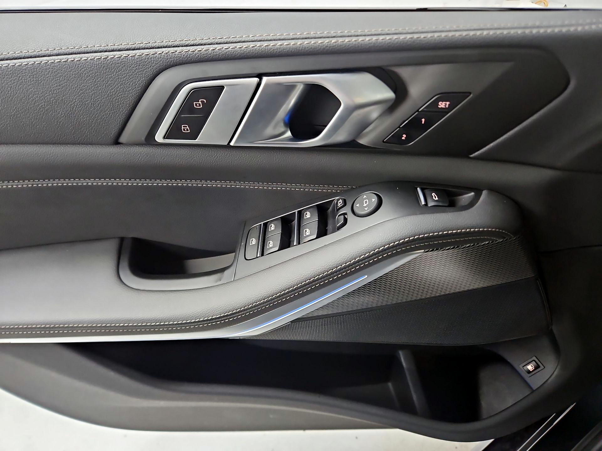 Thumbnail: 2022 BMW X5 - 12