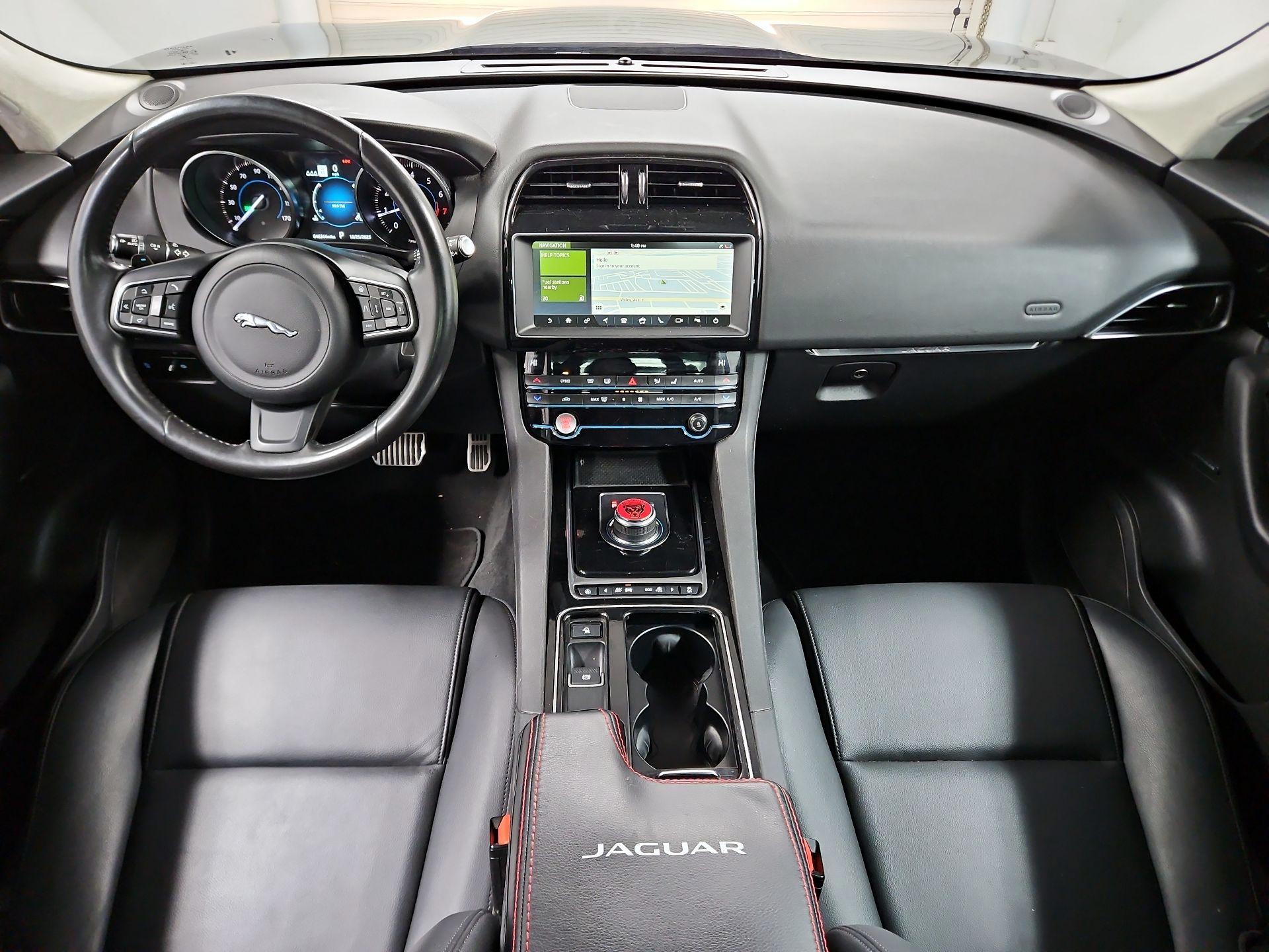 Thumbnail: 2019 Jaguar F-Pace - 9