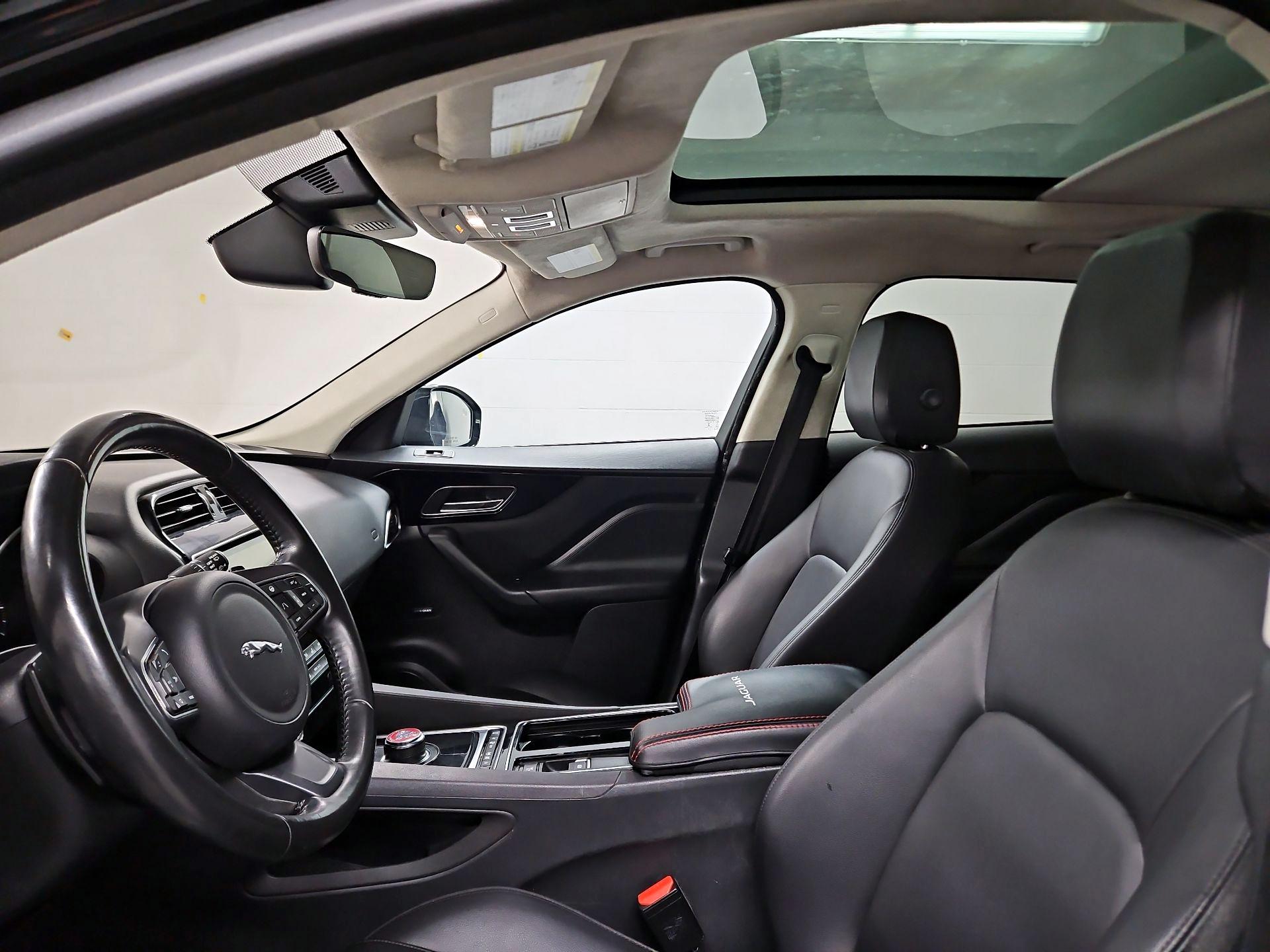 Thumbnail: 2019 Jaguar F-Pace - 20