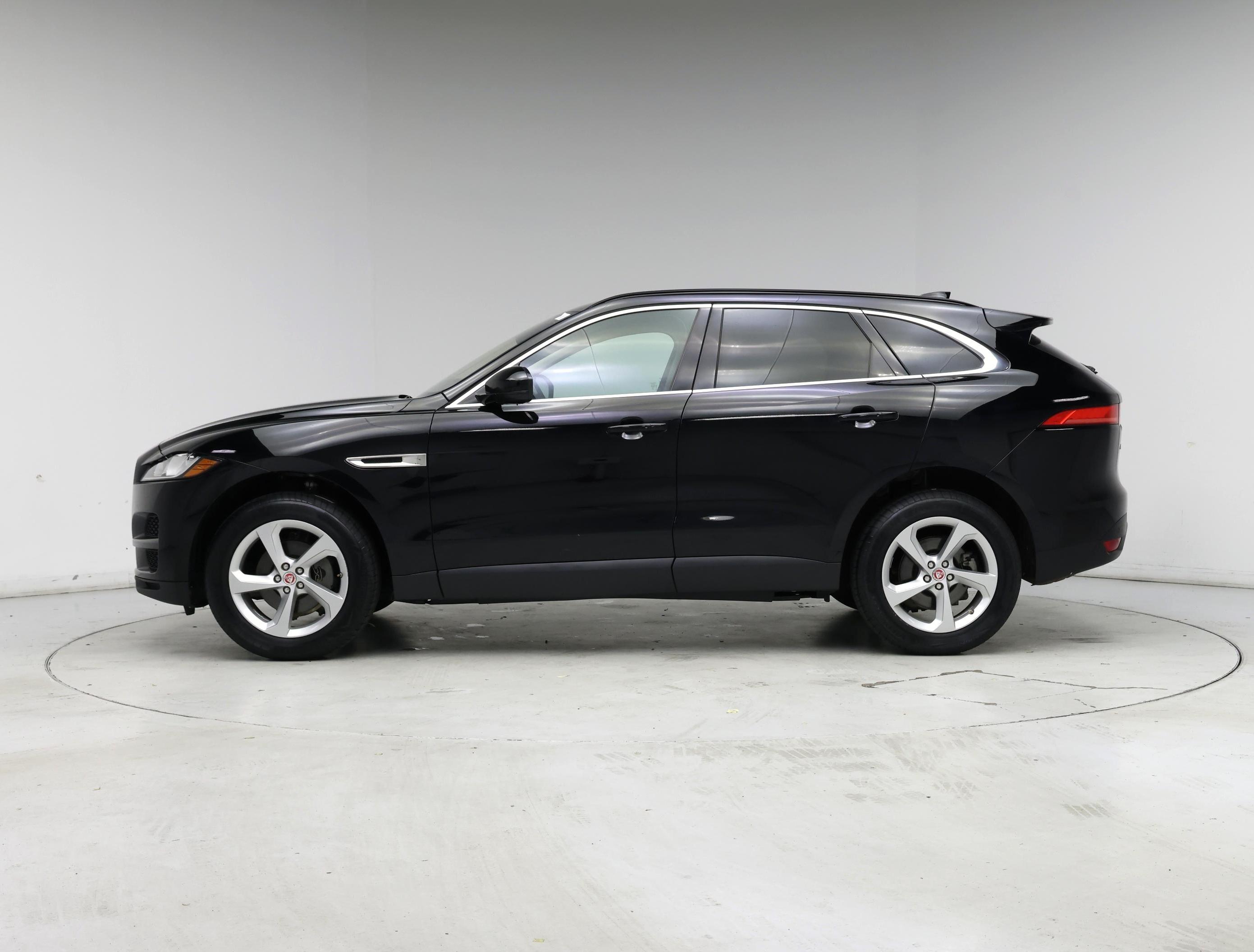 Thumbnail: 2019 Jaguar F-Pace - 3