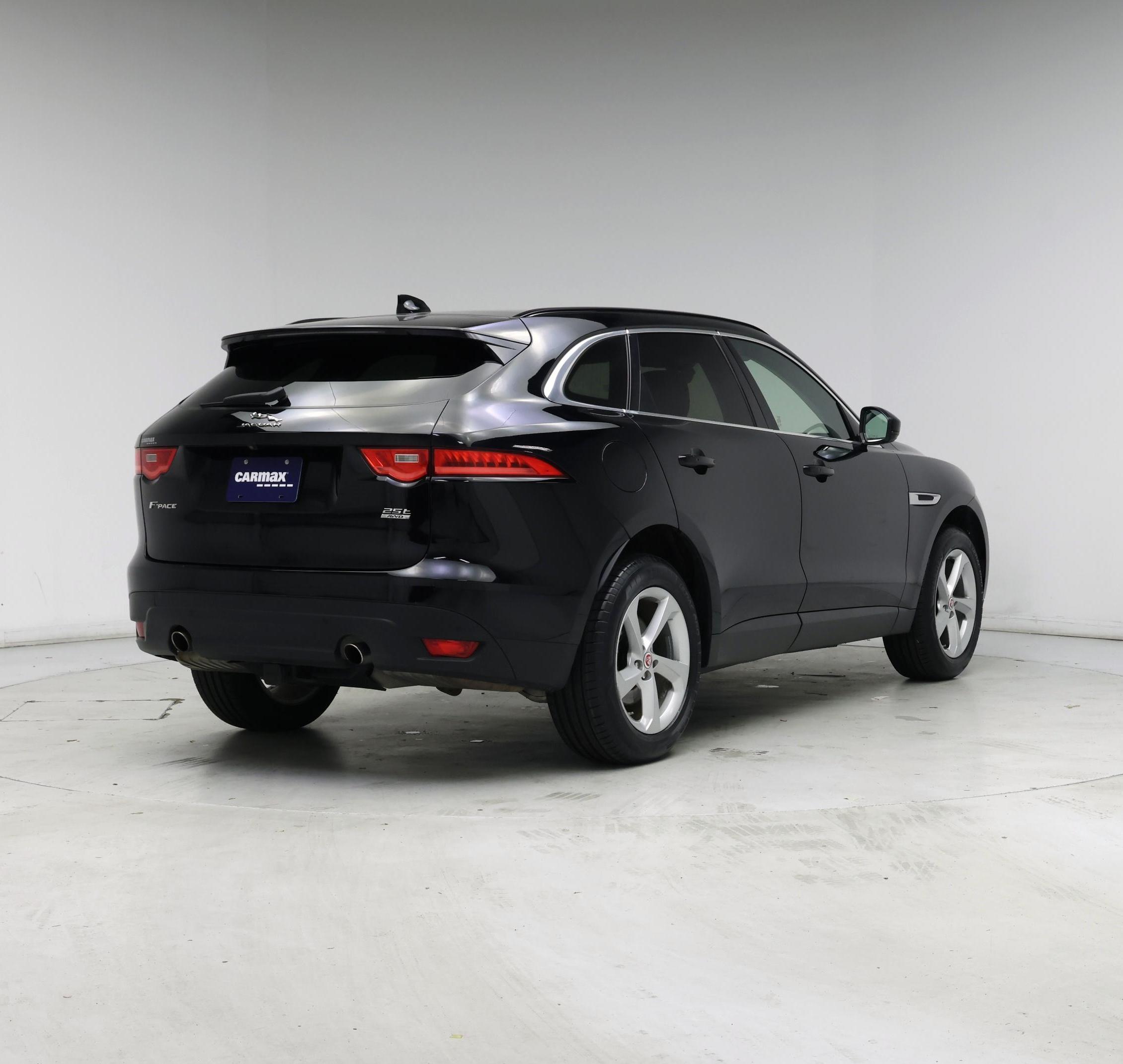 Thumbnail: 2019 Jaguar F-Pace - 8