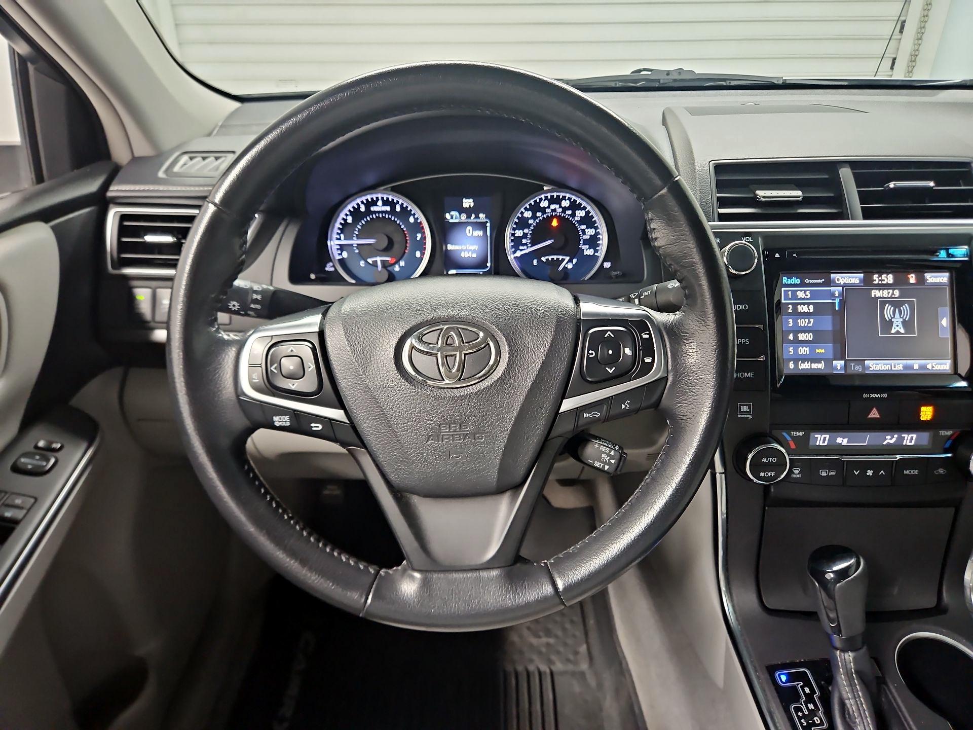 Thumbnail: 2016 Toyota Camry - 10