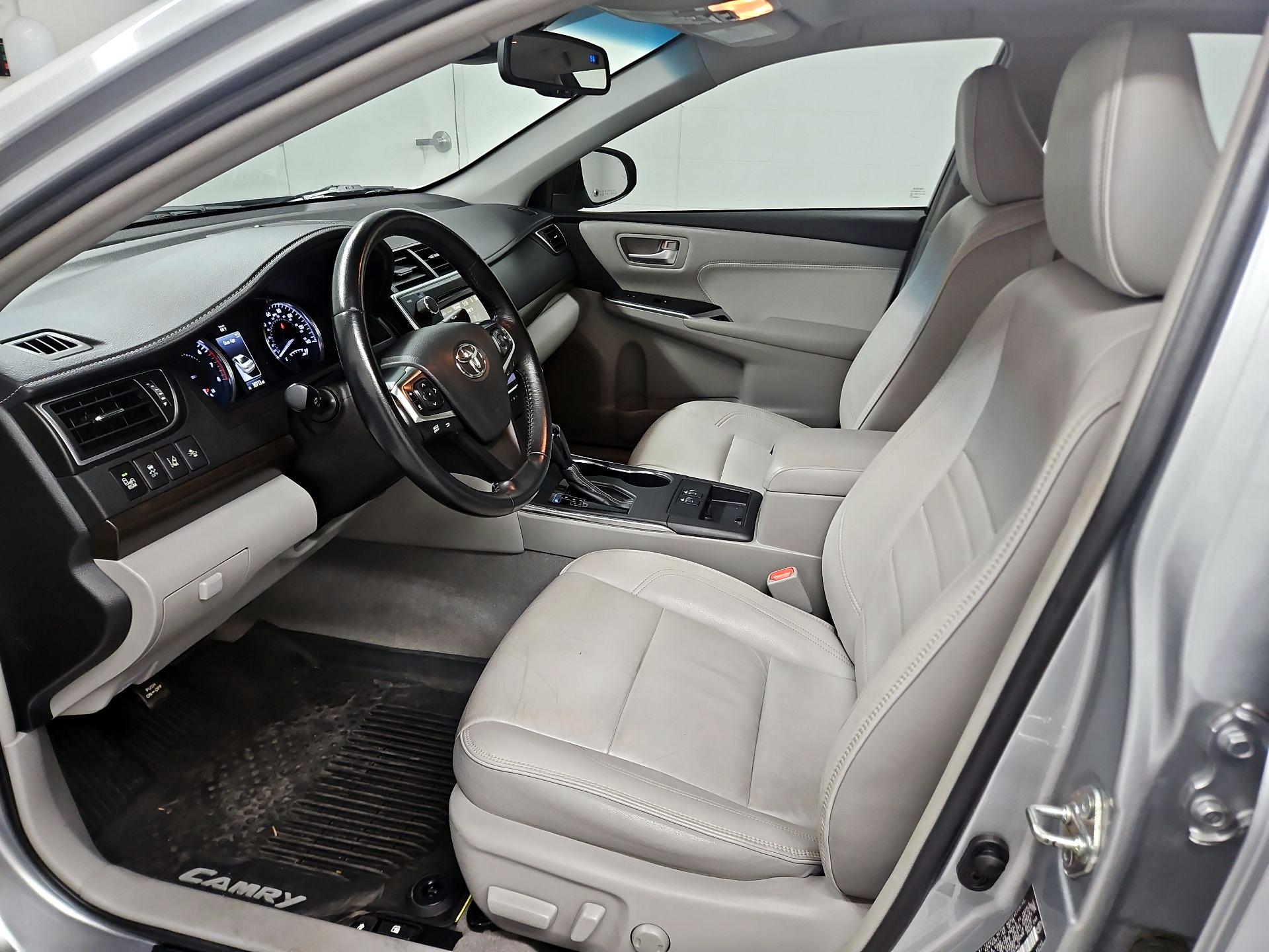 Thumbnail: 2016 Toyota Camry - 11