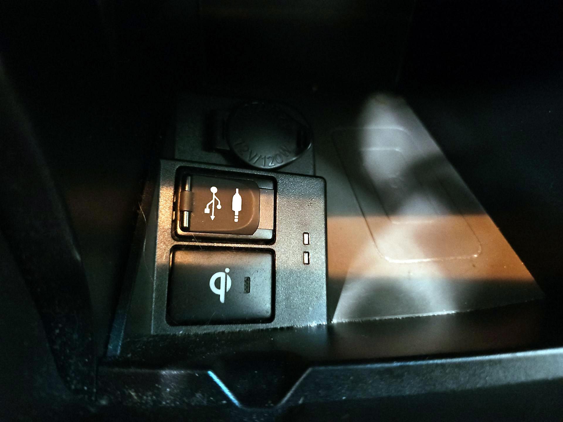 Thumbnail: 2016 Toyota Camry - 19