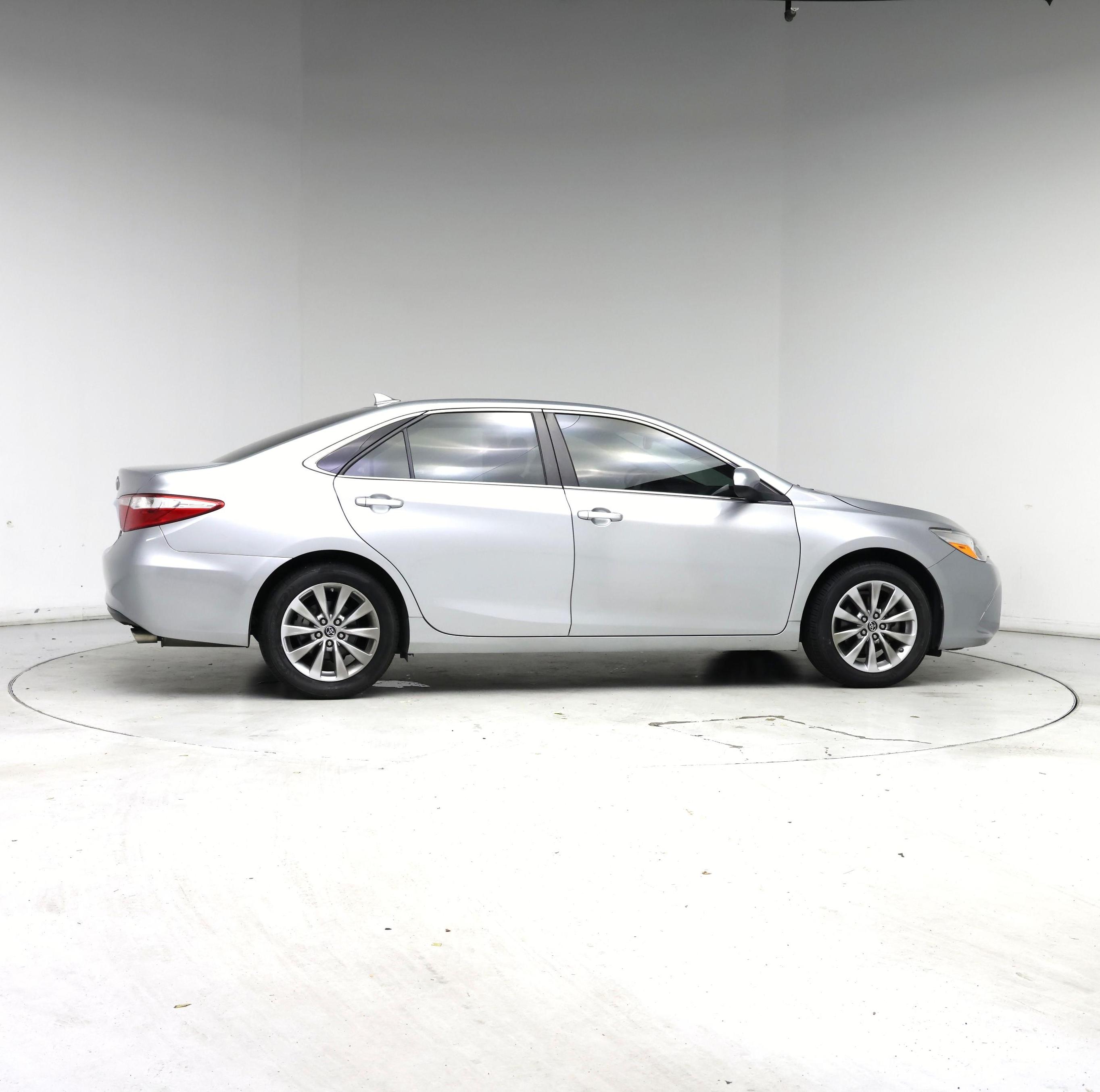 Thumbnail: 2016 Toyota Camry - 7