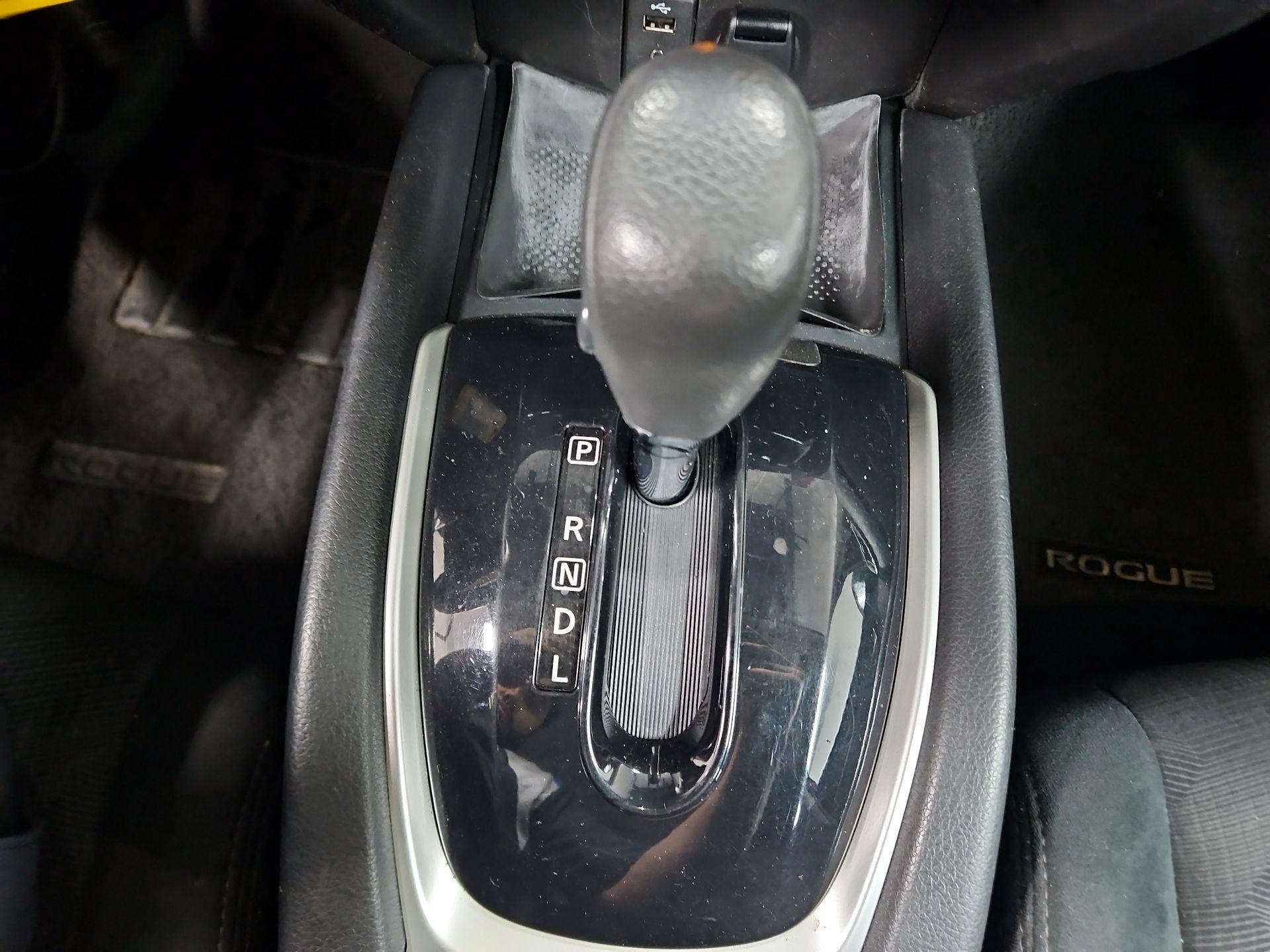 Thumbnail: 2016 Nissan Rogue - 17