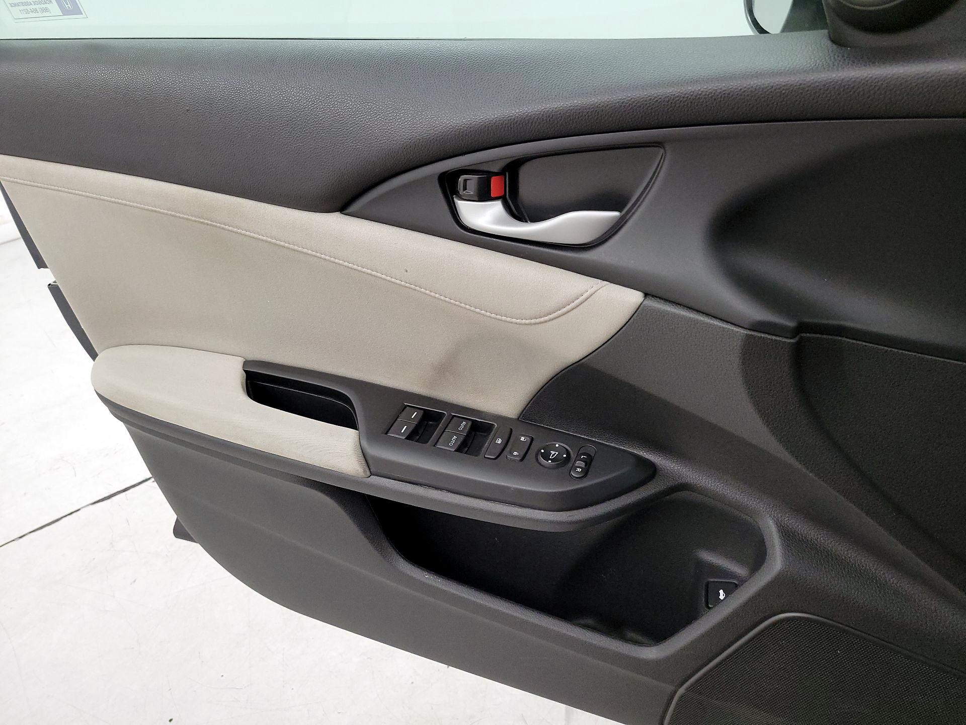 Thumbnail: 2019 Honda Insight - 12